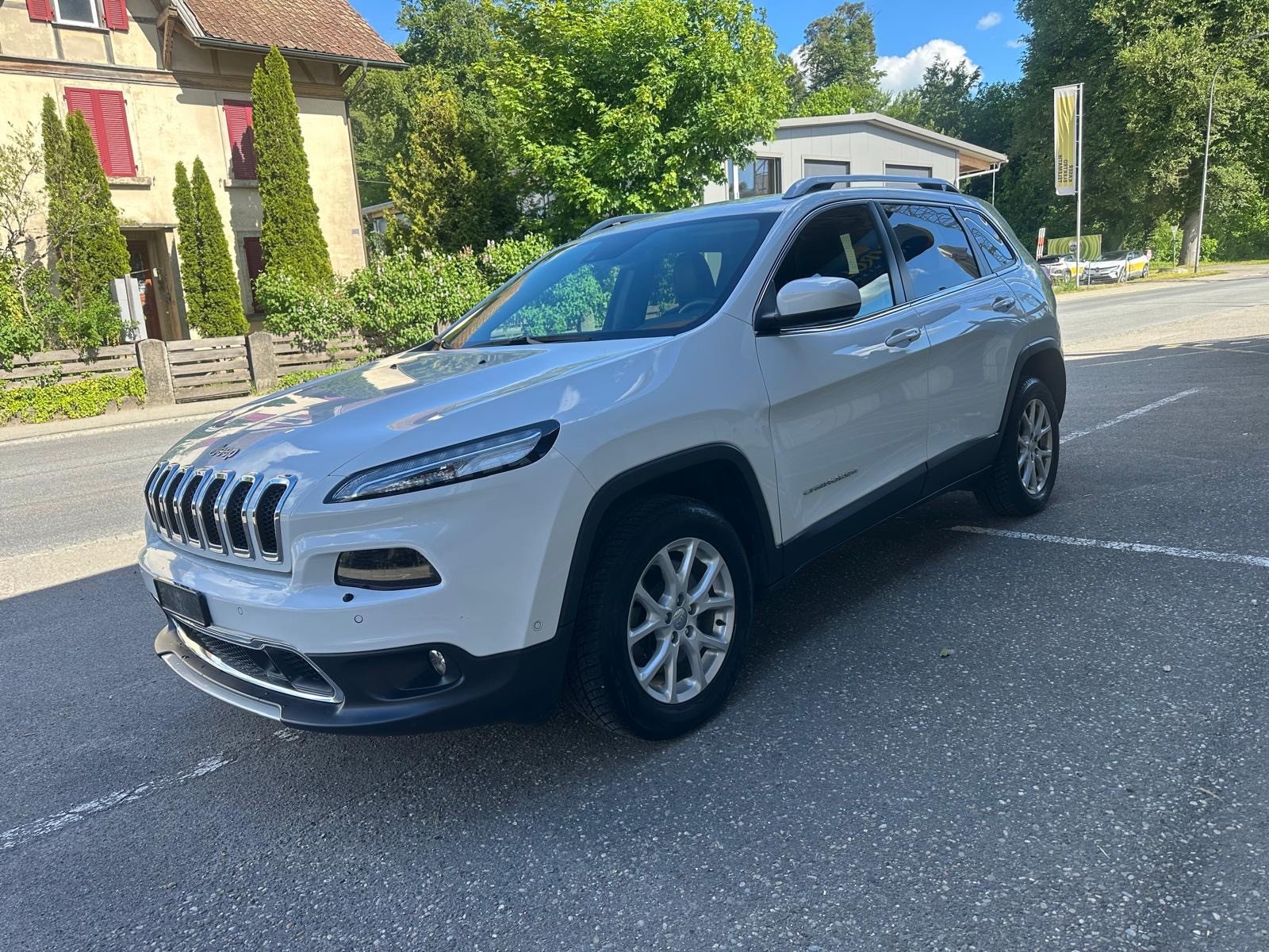 JEEP Cherokee 2.2TD Limited AWD 9ATX-showroom-element-1