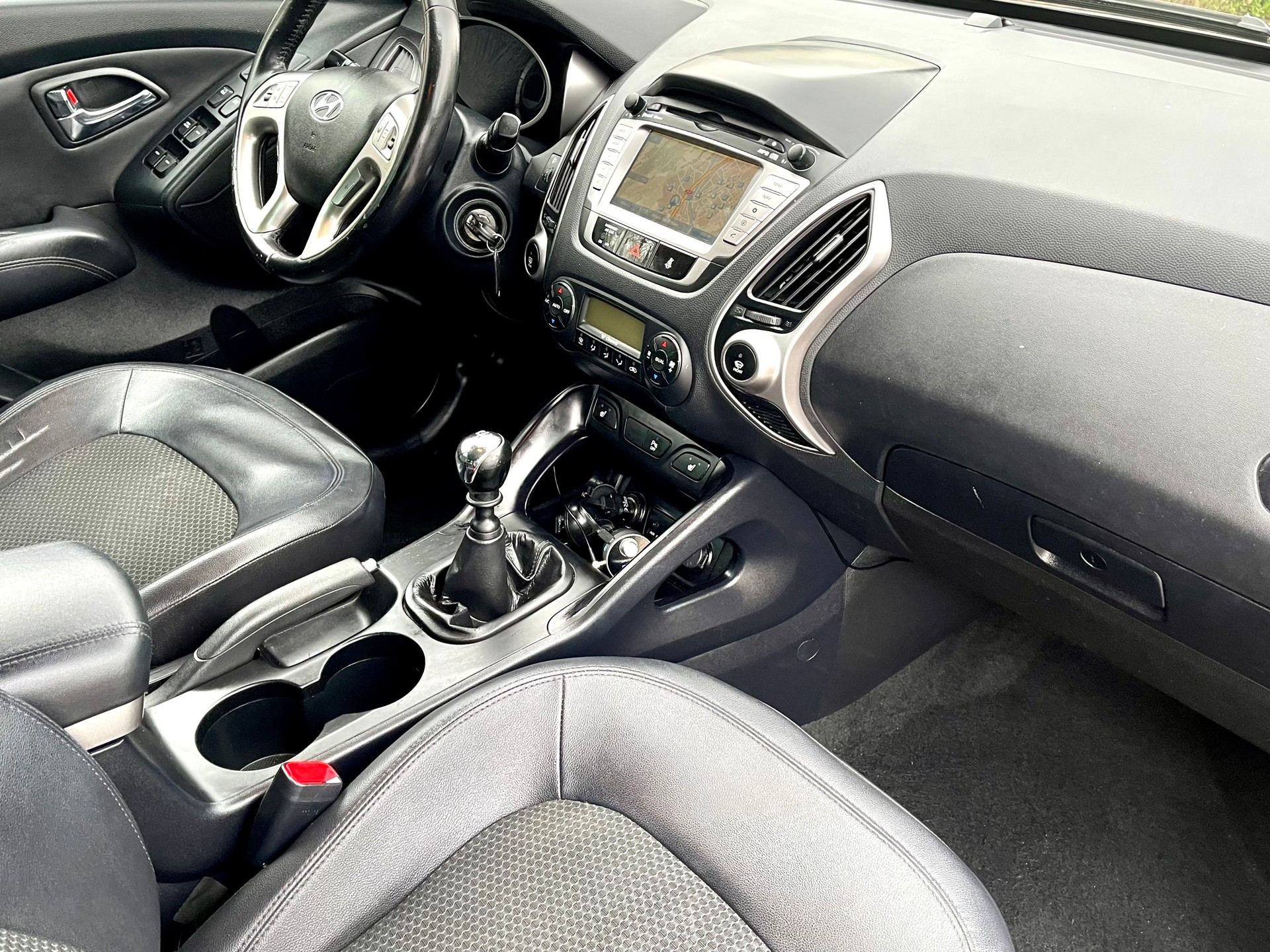 HYUNDAI iX 35 2.0 CRDi Style 4WD-image-22