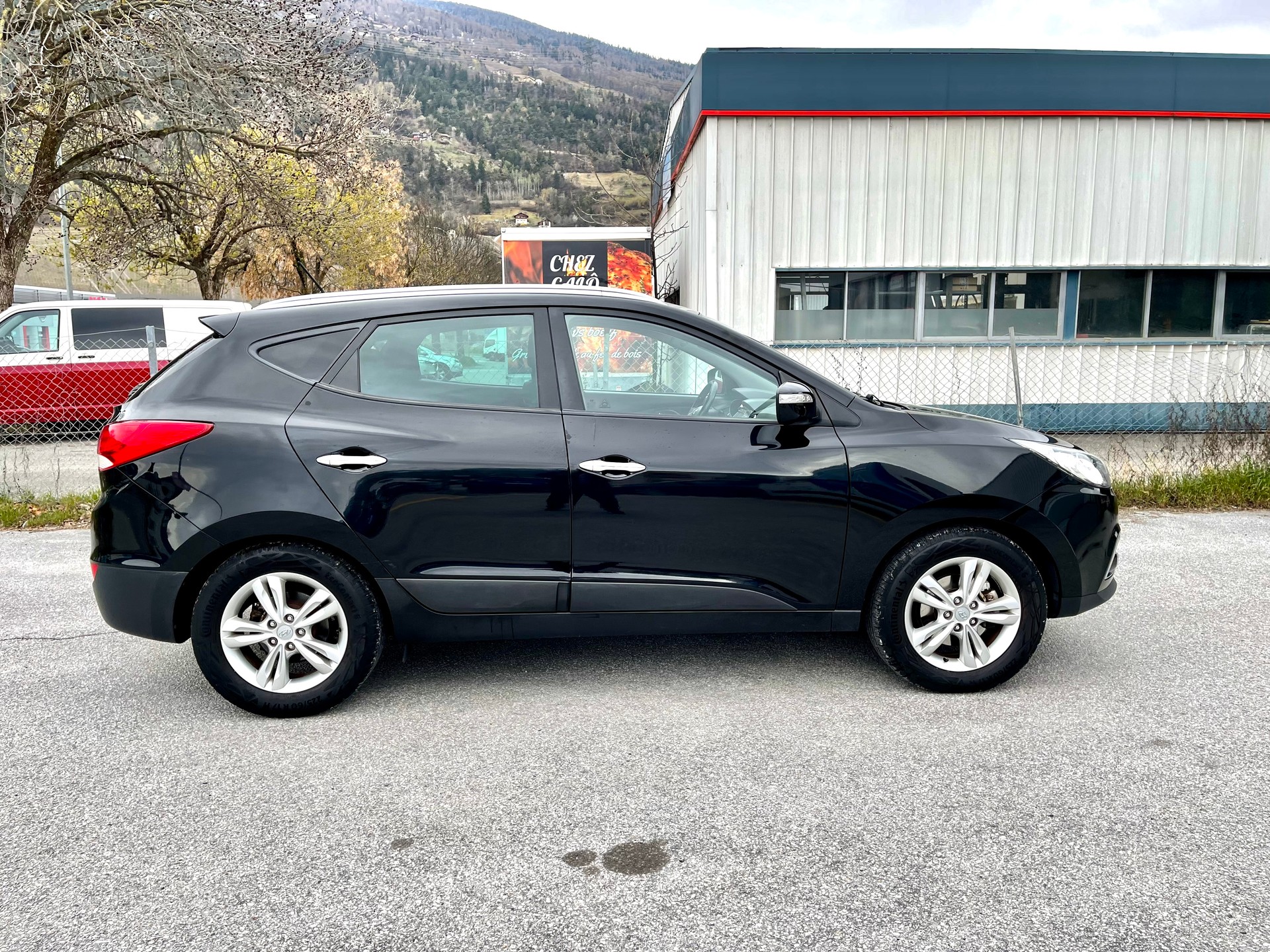 HYUNDAI iX 35 2.0 CRDi Style 4WD-image-23