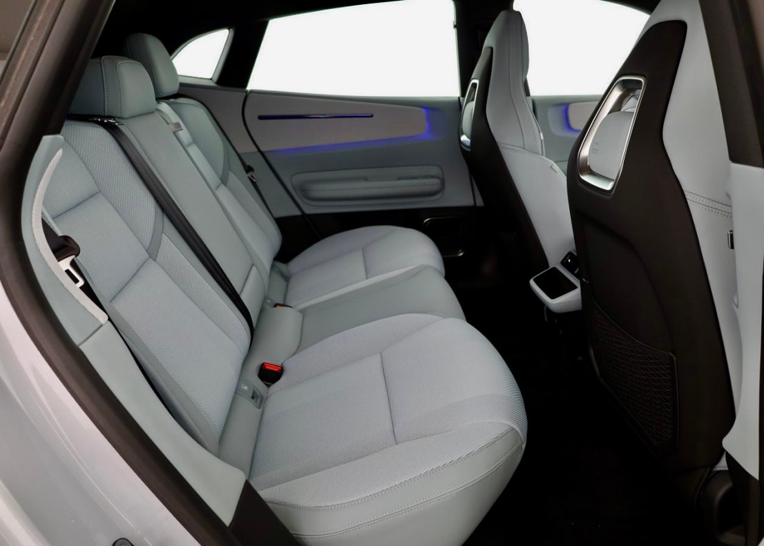 POLESTAR Polestar 4 Long Range 100kWh Plus Swiss Edition-image-11