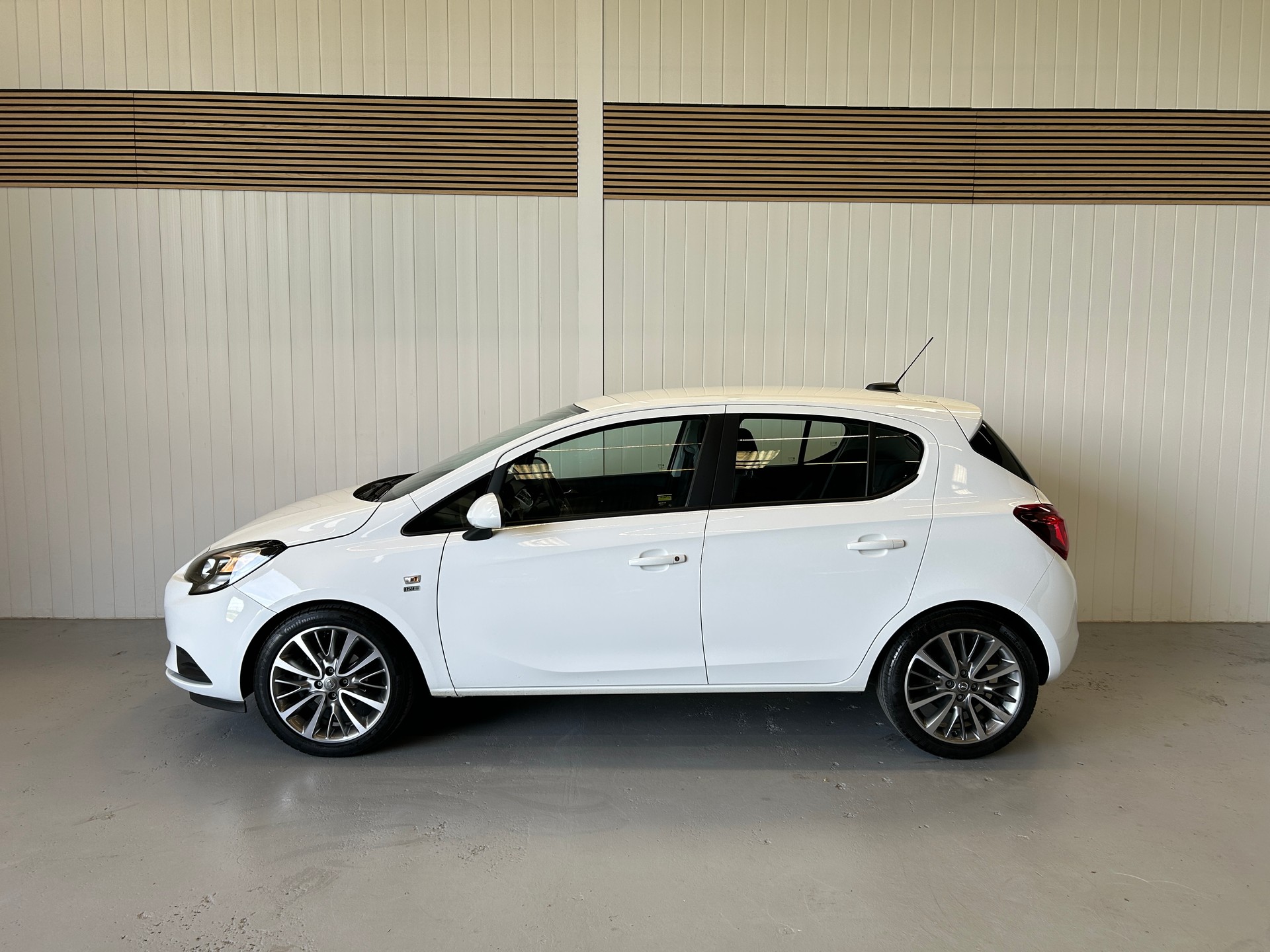 OPEL Corsa 1.4 EcoTec 120 Years Edition-showroom-element-1