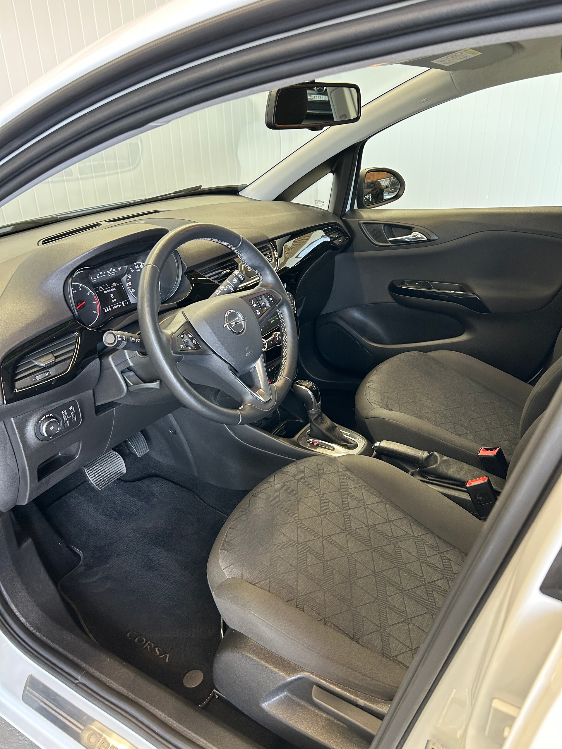 OPEL Corsa 1.4 EcoTec 120 Years Edition-image-9
