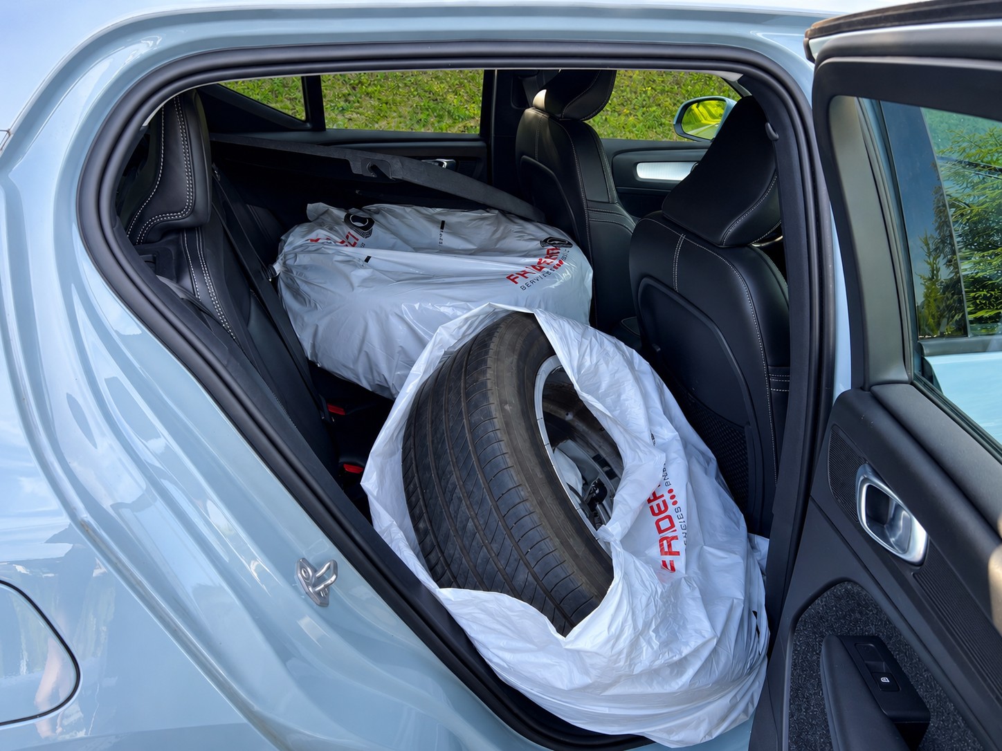 VOLVO XC40 D3 AWD Momentum Geartronic-image-15