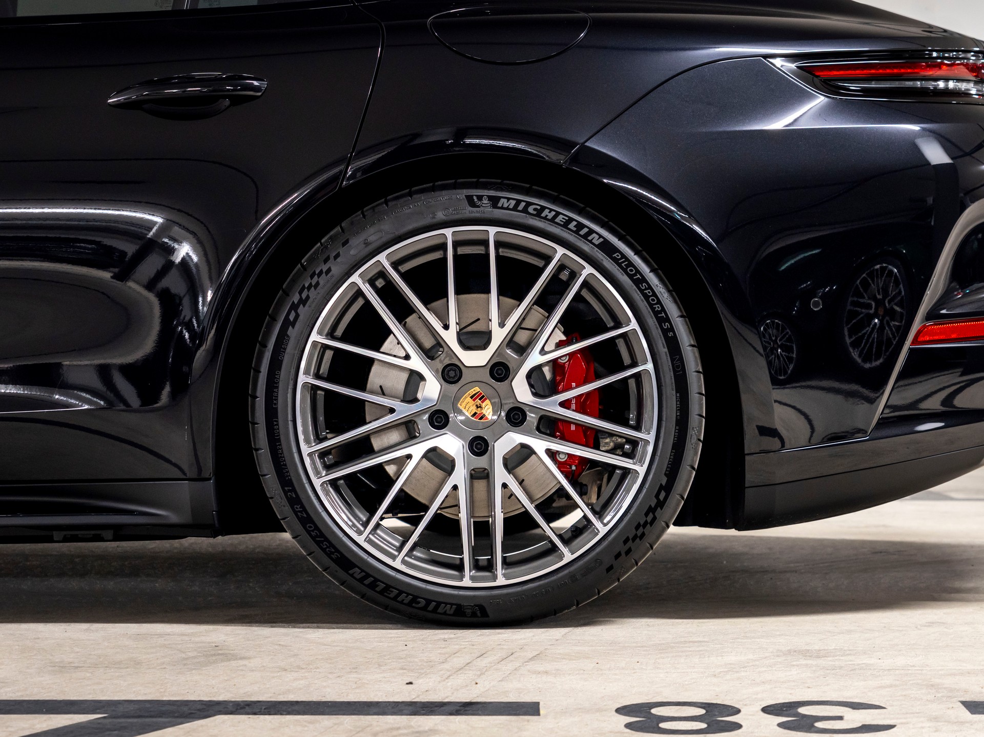 PORSCHE Panamera 4S E-Hybrid PDK-image-12