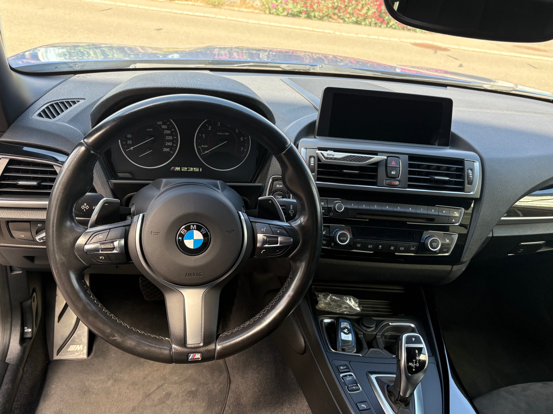 BMW M235i xDrive Steptronic-image-7