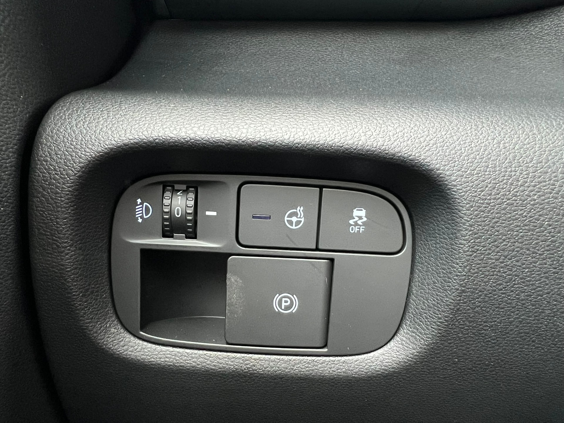 HYUNDAI Inster 49kWh Amplia-image-17