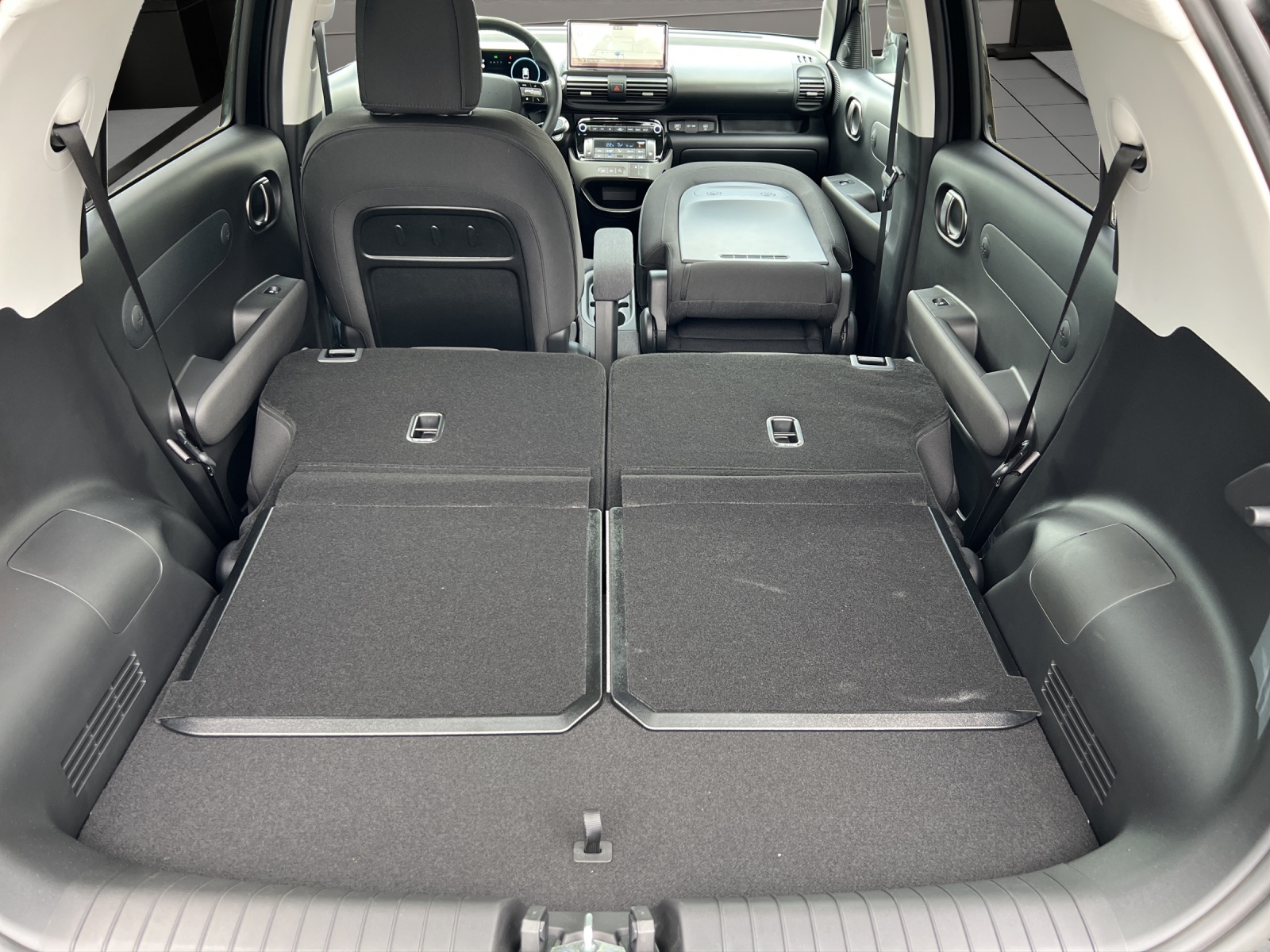 HYUNDAI Inster 49kWh Amplia-image-20