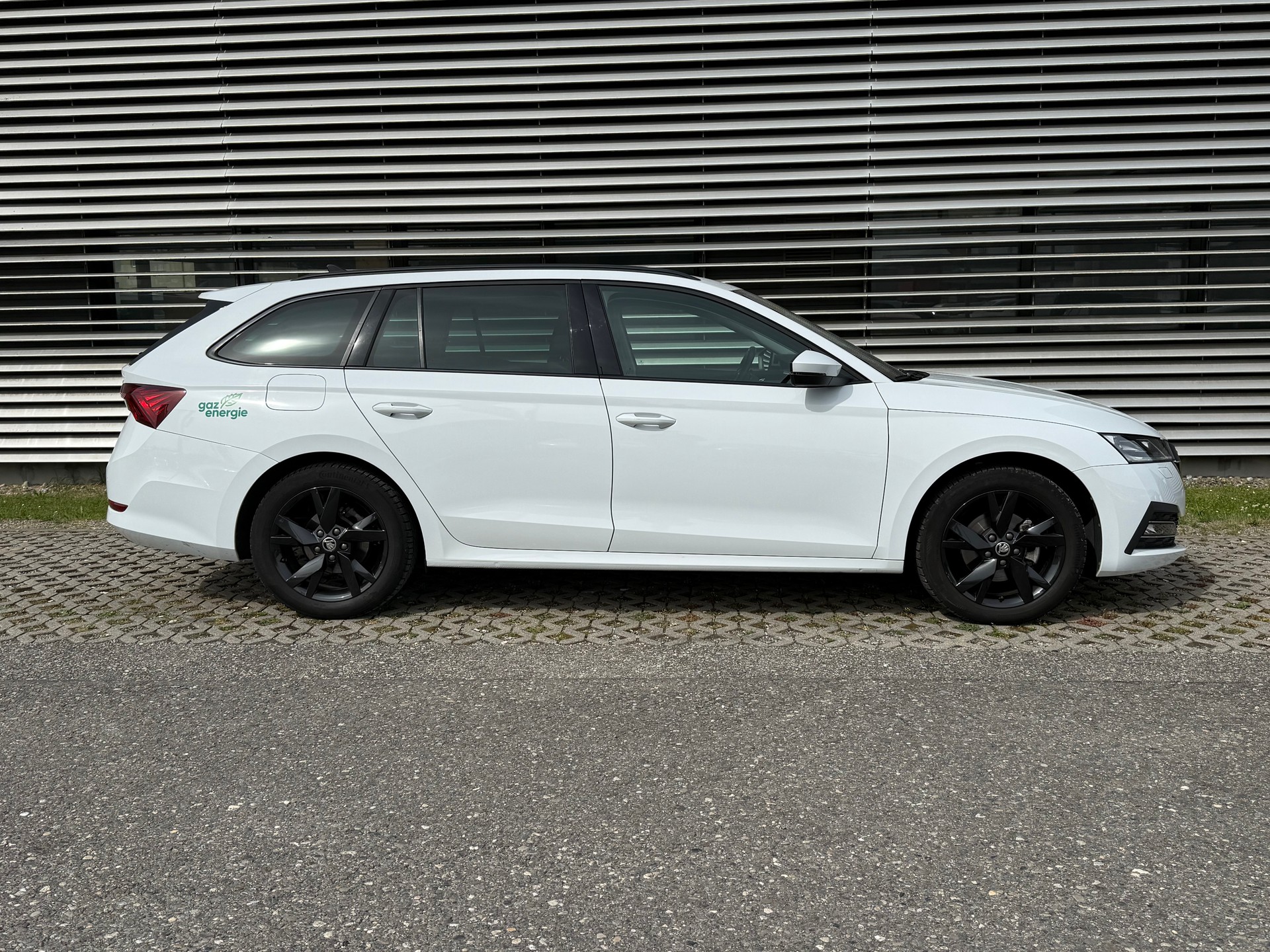 SKODA Octavia Combi 1.5 TSI G-Tec DSG Ambition-image-7