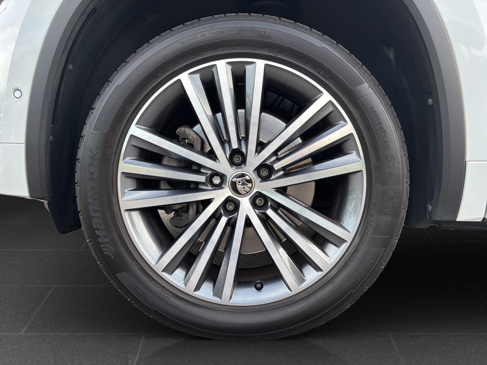 SKODA Kodiaq 2.0 TDI CR L&K 4x4 DSG mit AHK, Standheizung & Winterräder-image-11
