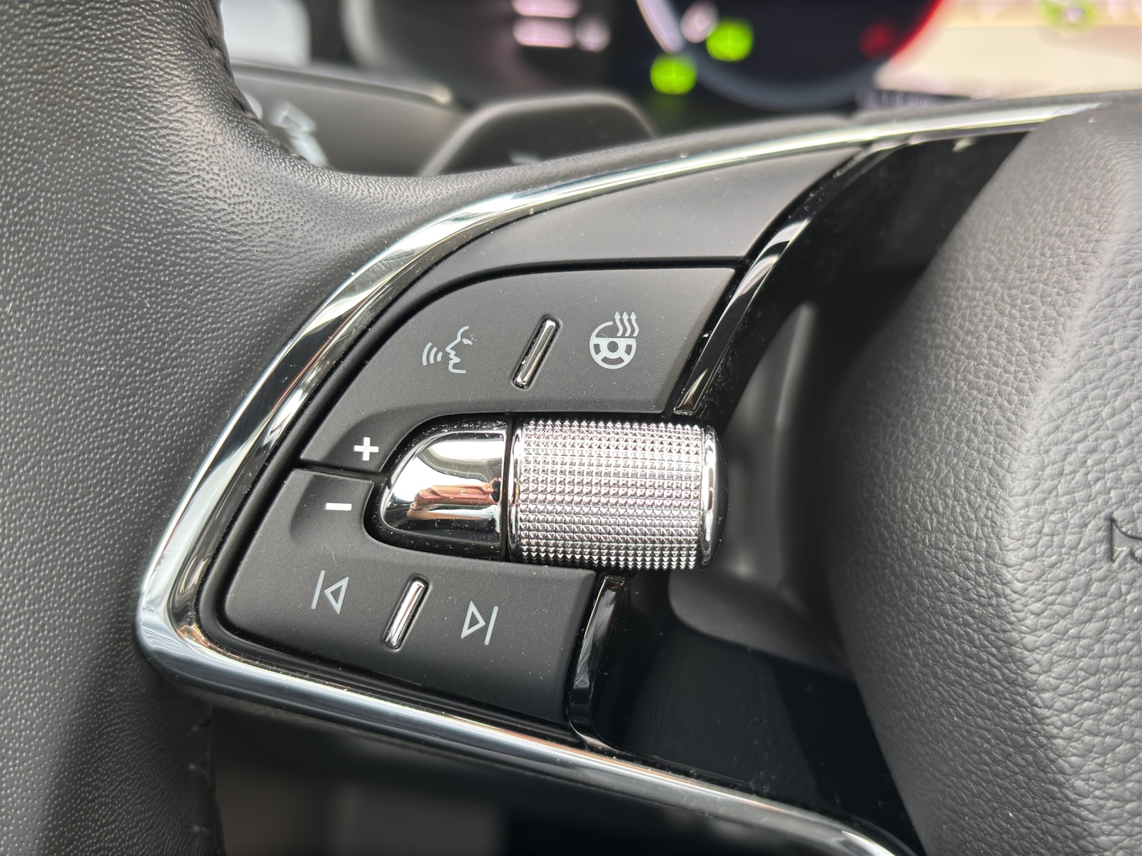 SKODA Kodiaq 2.0 TDI CR L&K 4x4 DSG mit AHK, Standheizung & Winterräder-image-14