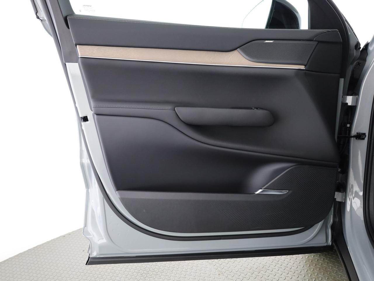 VOLVO EX90 Twin Plus AWD-image-18