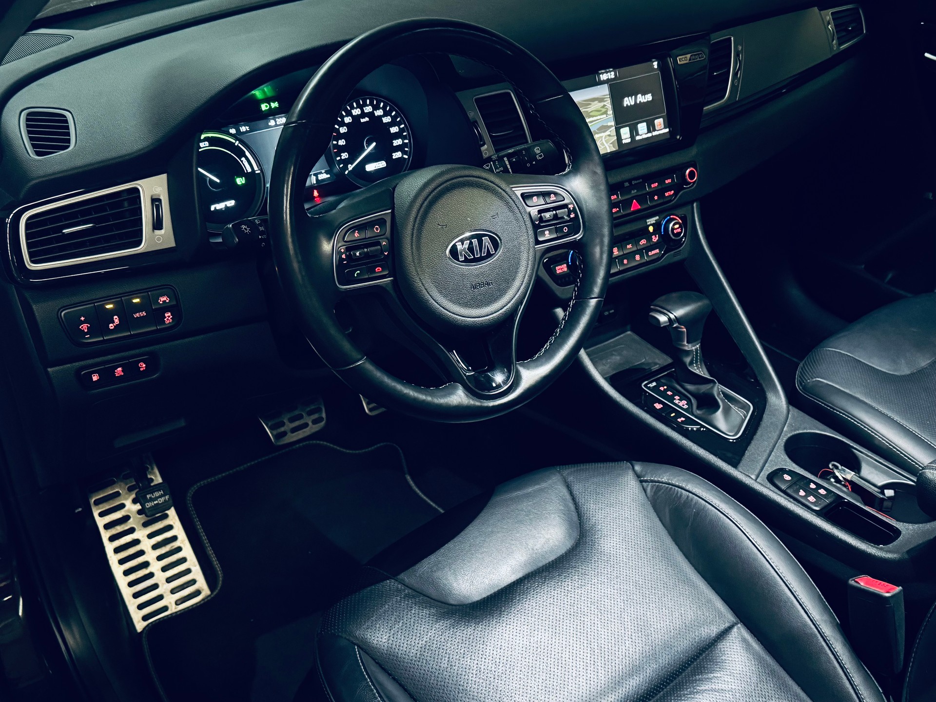 KIA Niro 1.6GDi Plug-in Hybrid DCT-image-13