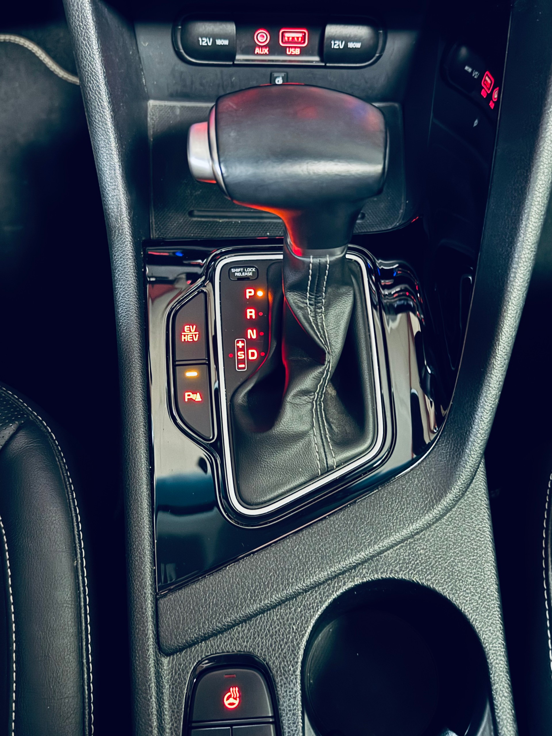 KIA Niro 1.6GDi Plug-in Hybrid DCT-image-24