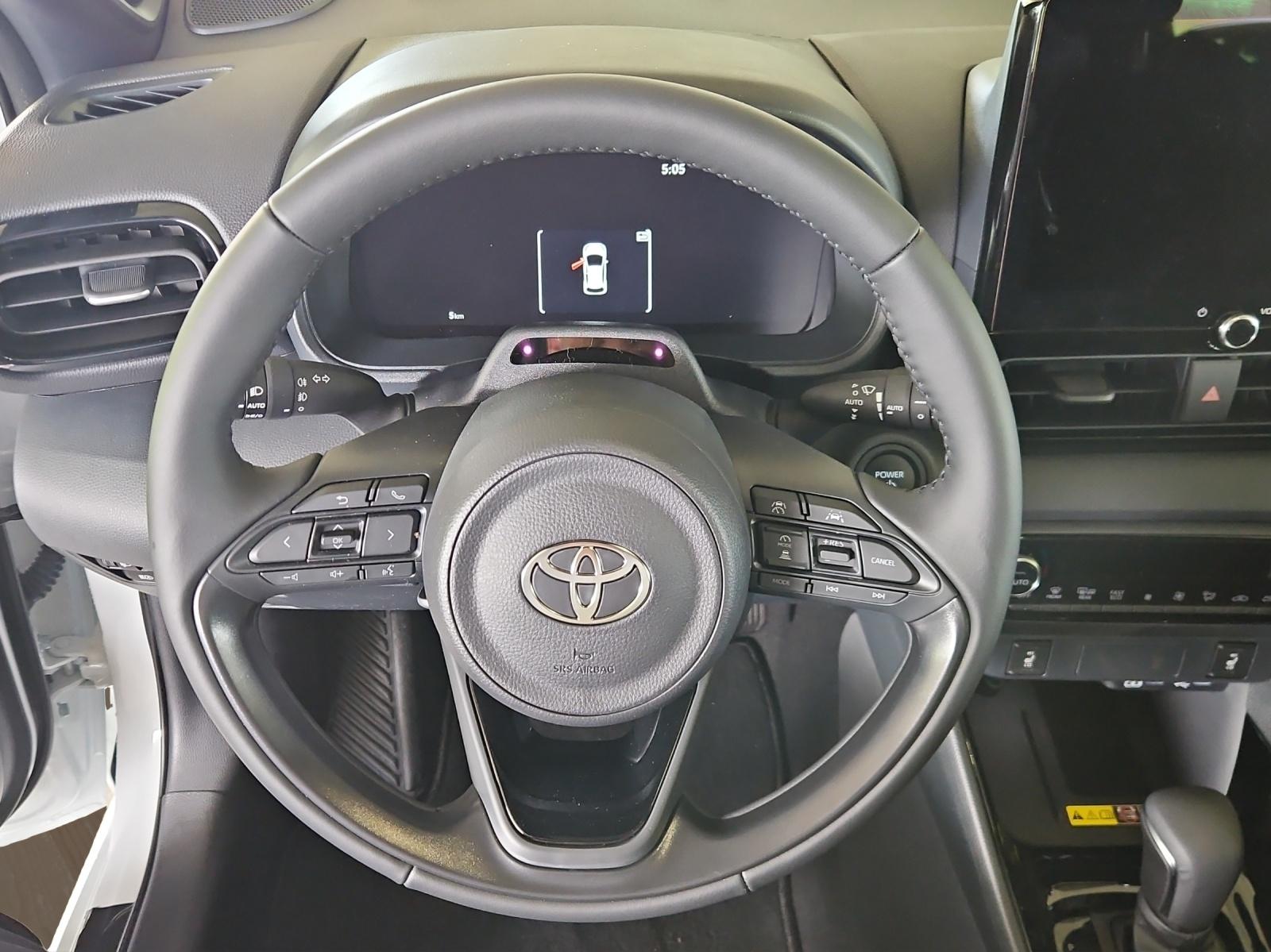 TOYOTA Yaris 1.5 VVT-i HSD Premium-image-11