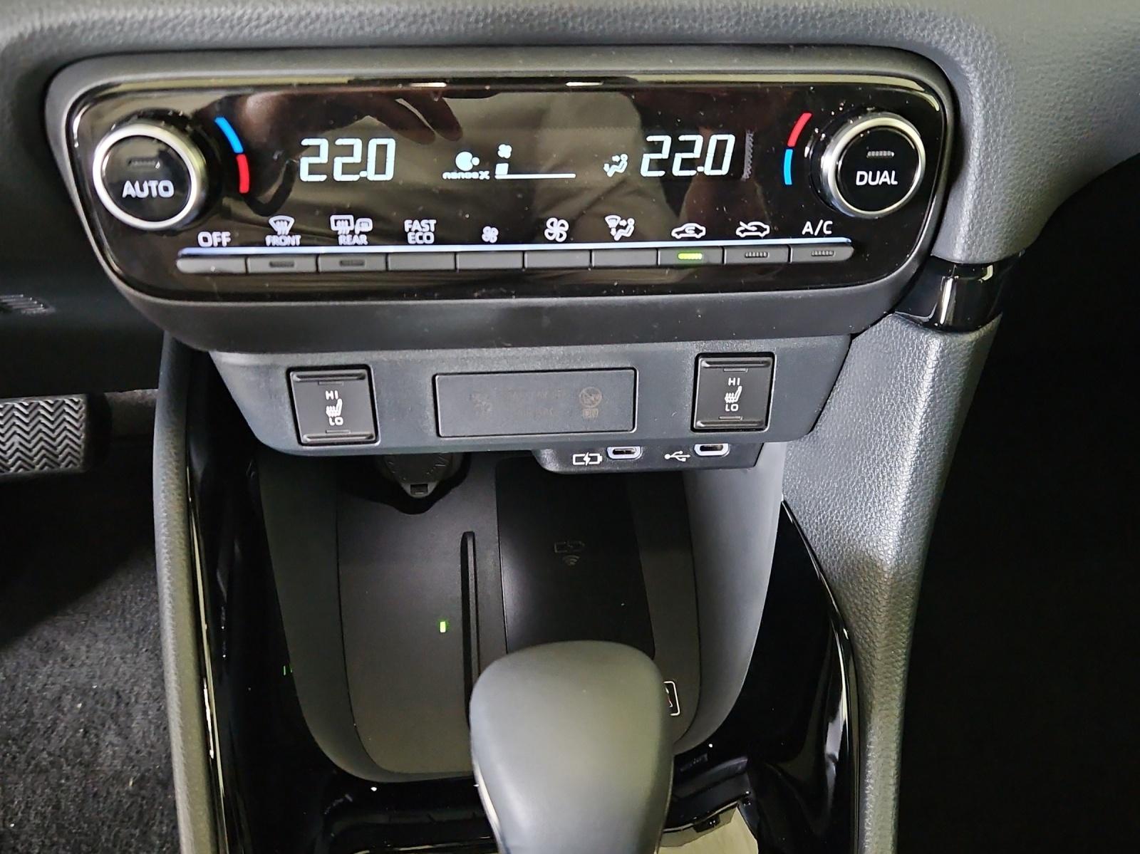 TOYOTA Yaris 1.5 VVT-i HSD Premium-image-20