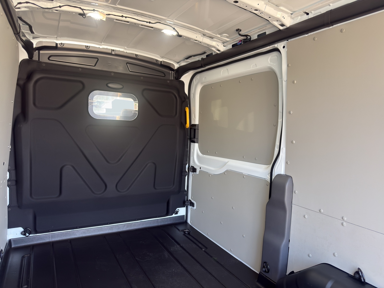 FORD Transit Van 350 L2 Trend 2.0 TDCi 170 FWD A-image-8