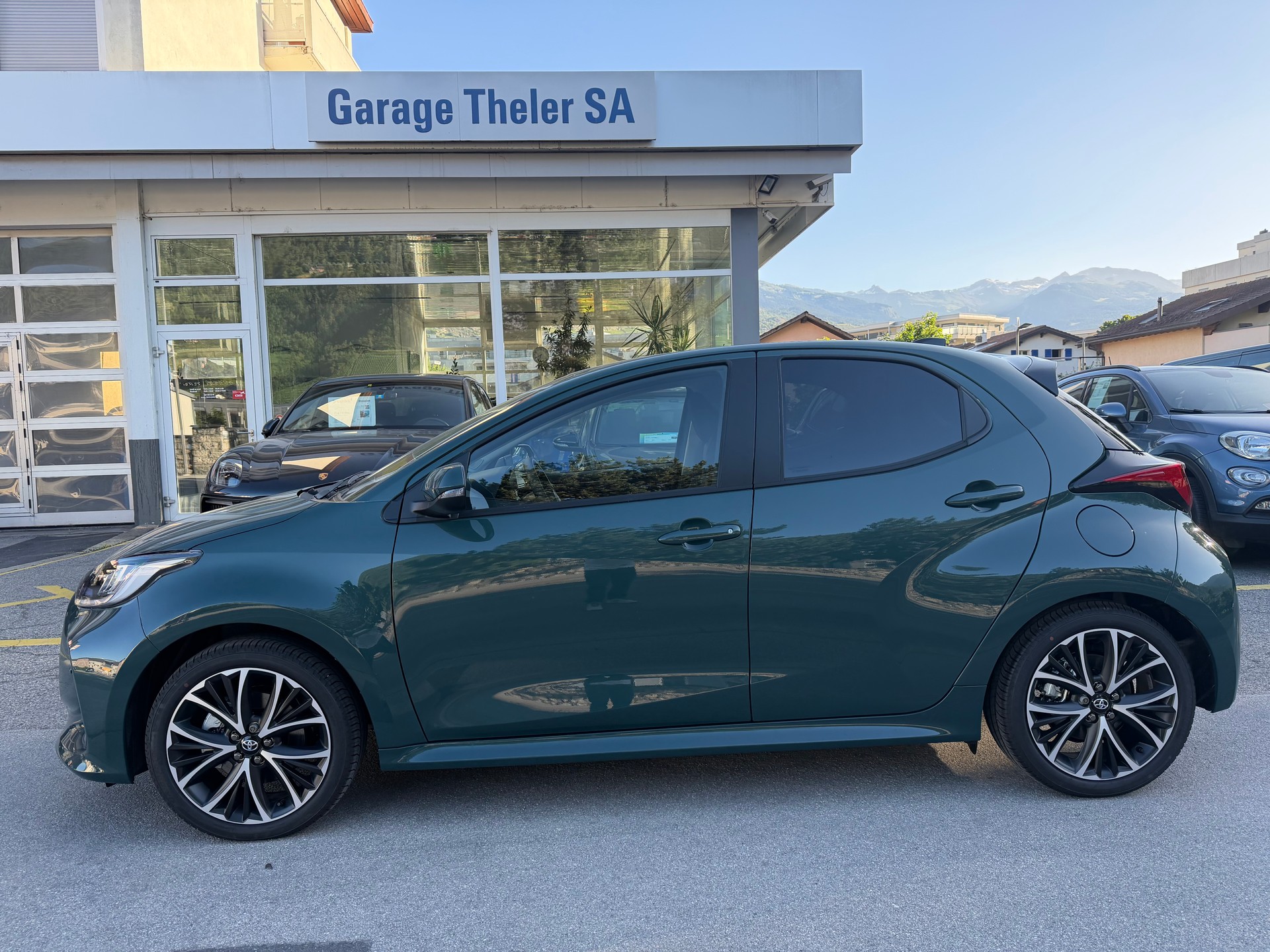 TOYOTA Yaris 1.5 Trend e-CVT-image-5