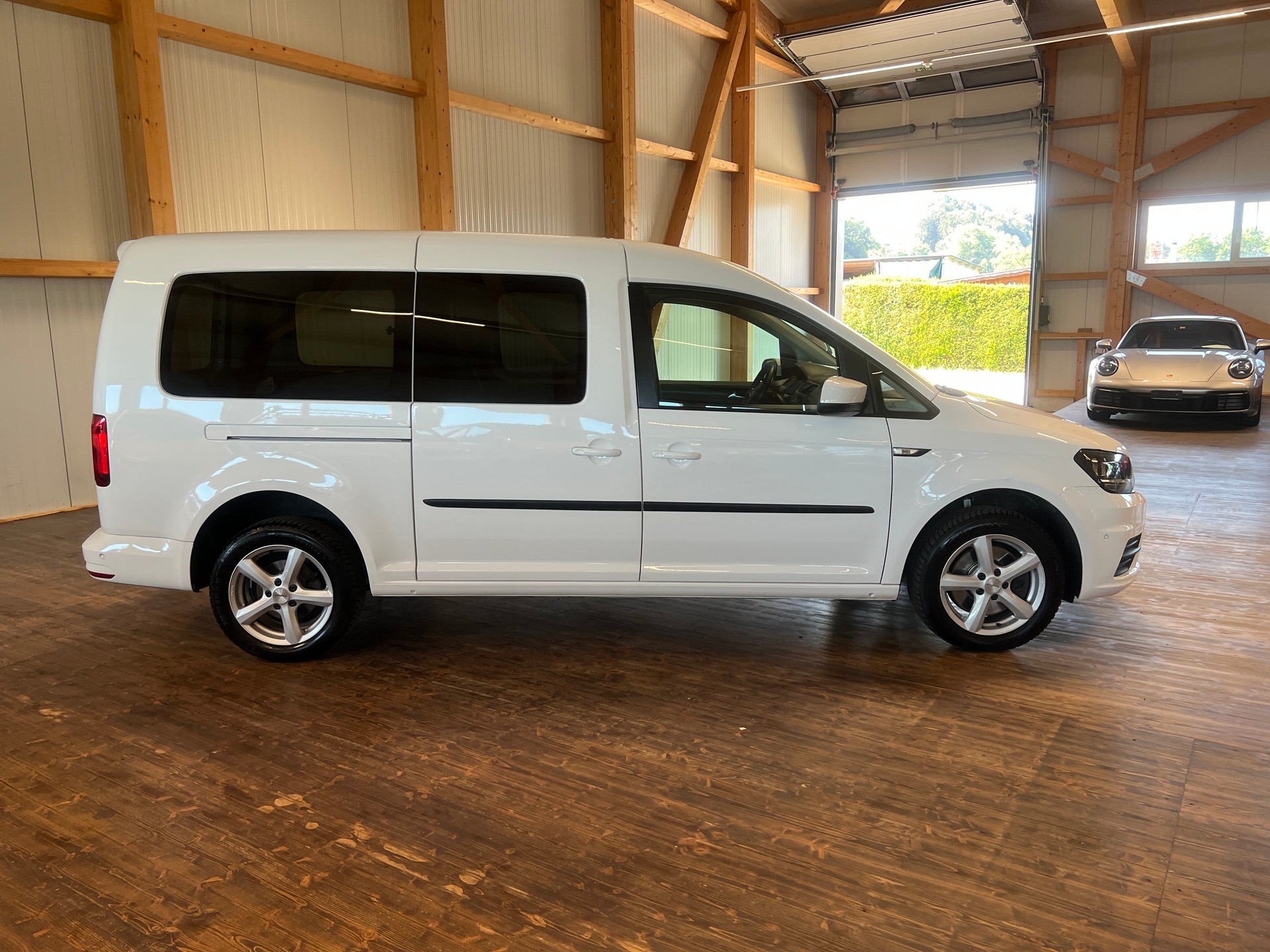 VW Caddy Maxi 2.0 TDI Trendline 4Motion DSG-showroom-element-3