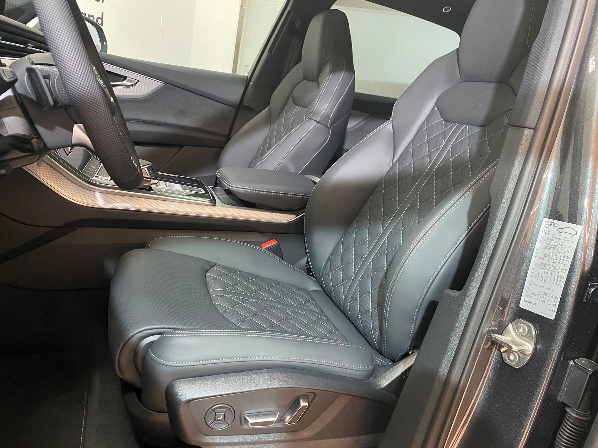 AUDI Q7 SUV TDI quattro 210 kW S Line tiptronic-image-9