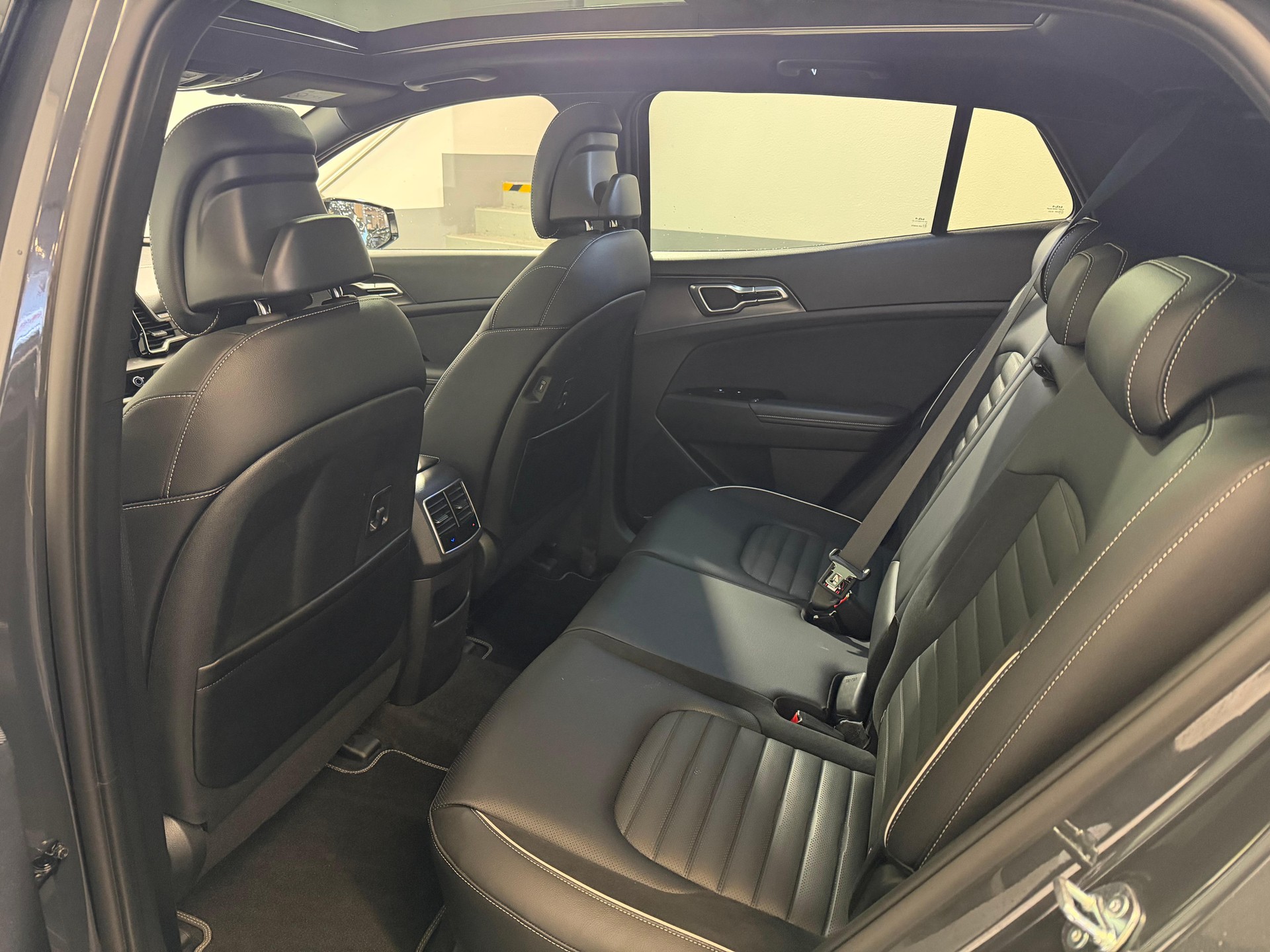 KIA Sportage 1.6 T-GDi PHEV GT-Line-showroom-element-3