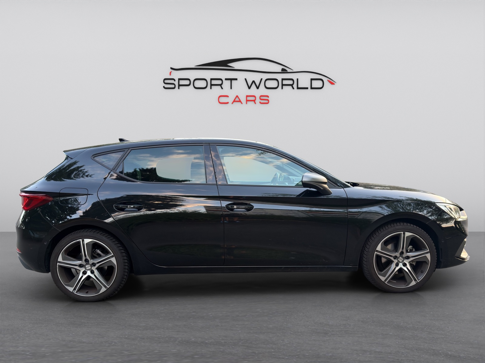 SEAT Leon ST 1.5 eTSI mHEV DSG FR-image-17