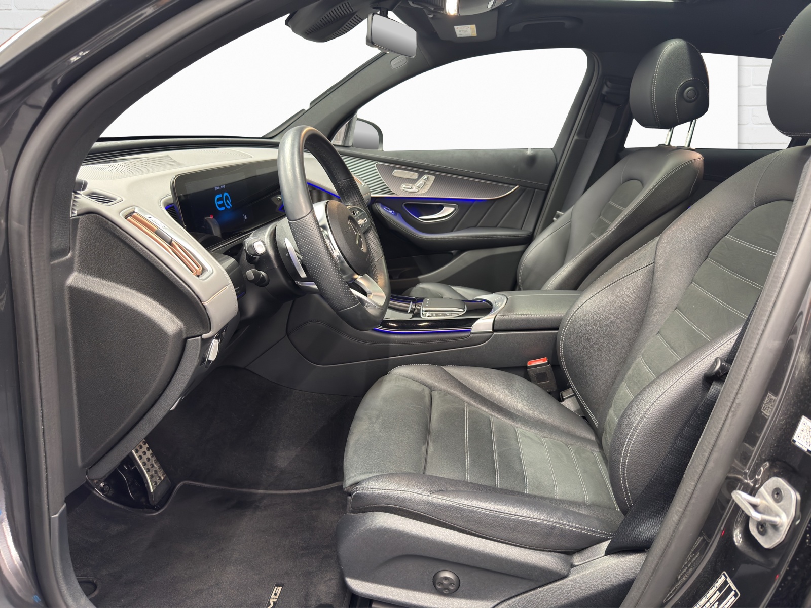 MERCEDES-BENZ EQC 400 AMG Line 4Matic-image-6