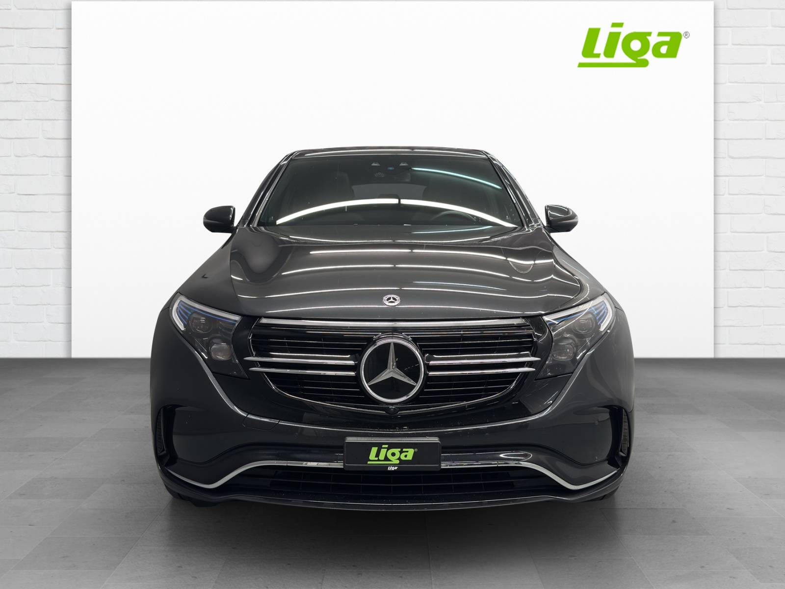 MERCEDES-BENZ EQC 400 AMG Line 4Matic-showroom-element-1