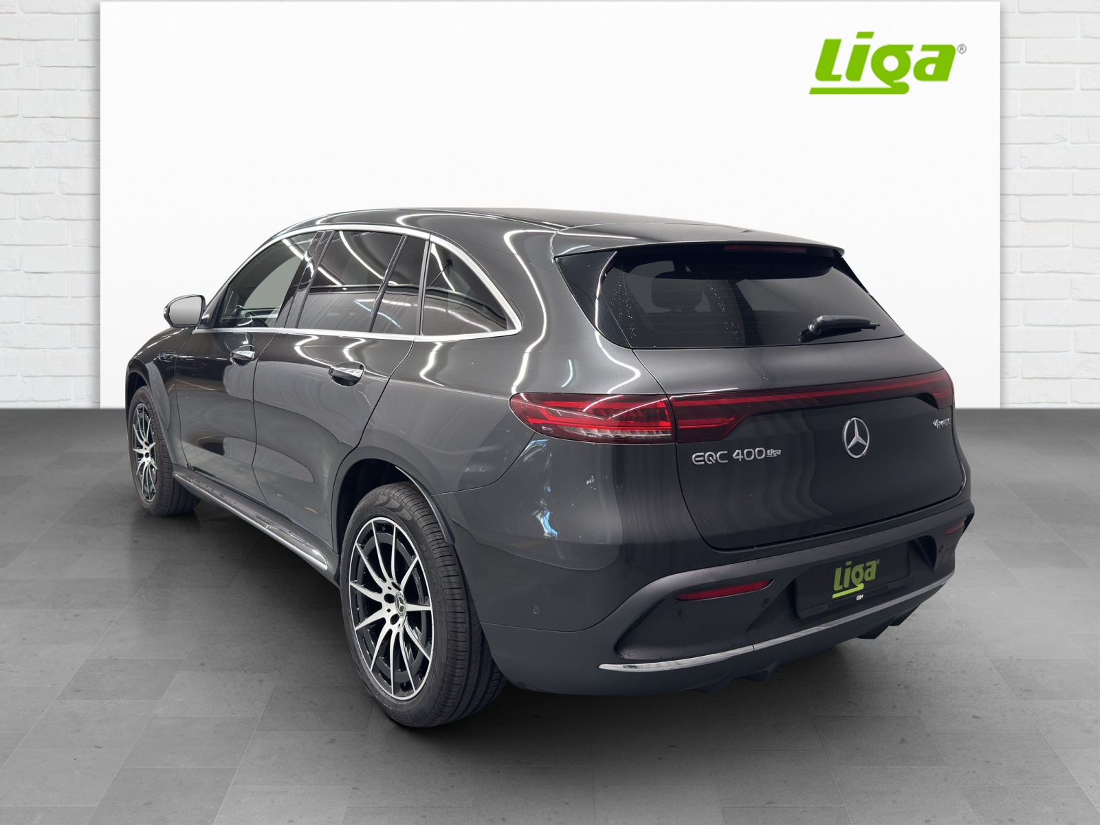 MERCEDES-BENZ EQC 400 AMG Line 4Matic-showroom-element-3