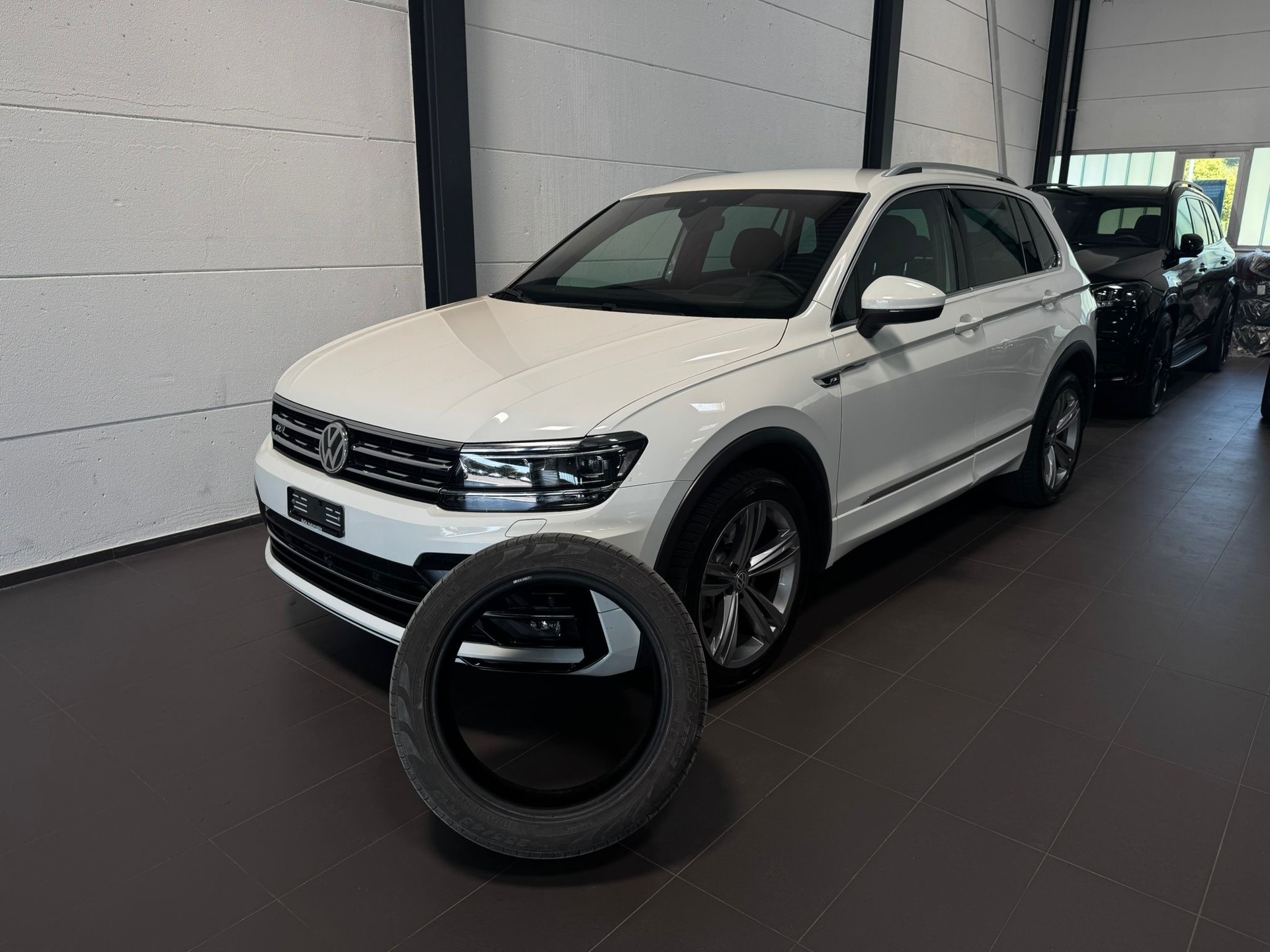 VW Tiguan 2.0 TDI SCR Highline 4Motion DSG R LINE-image-30