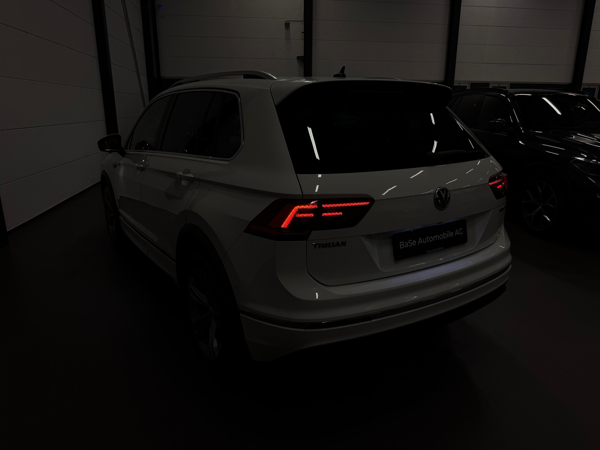 VW Tiguan 2.0 TDI SCR Highline 4Motion DSG R LINE-image-15