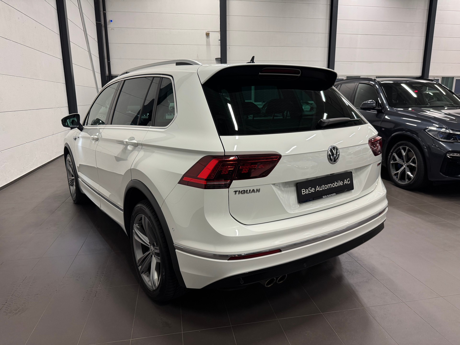 VW Tiguan 2.0 TDI SCR Highline 4Motion DSG R LINE-image-14