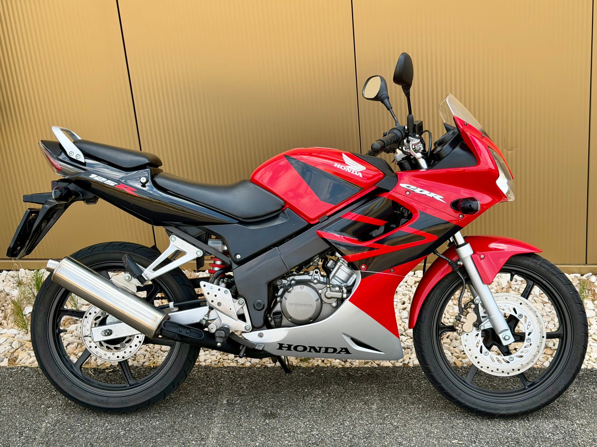 HONDA CBR 125 R-image-3