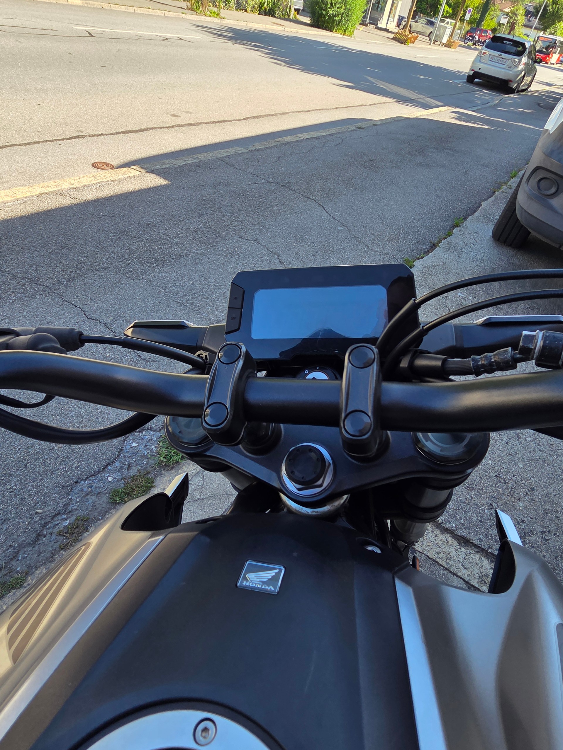 HONDA CB 300 R-image-6
