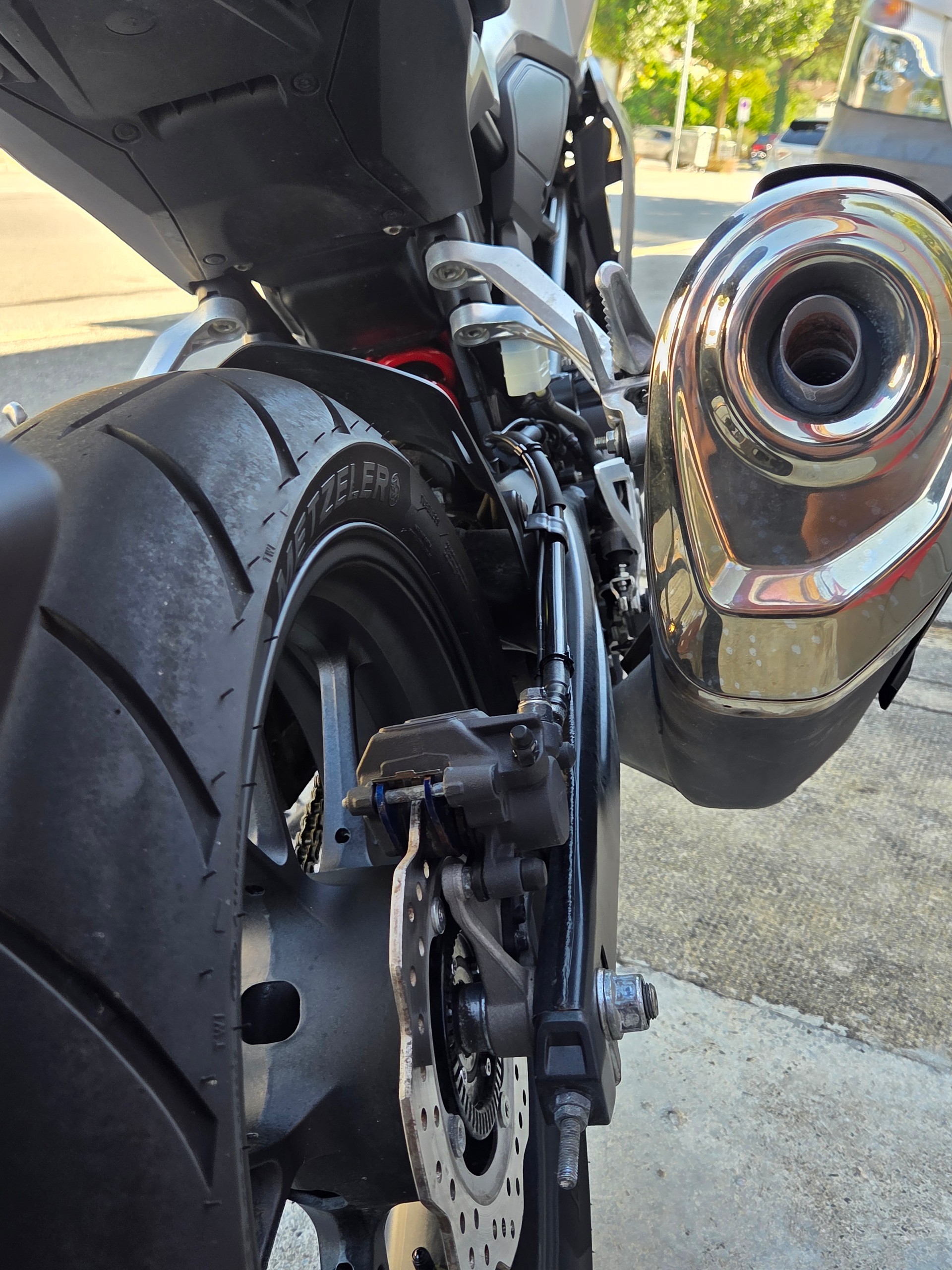 HONDA CB 300 R-image-3