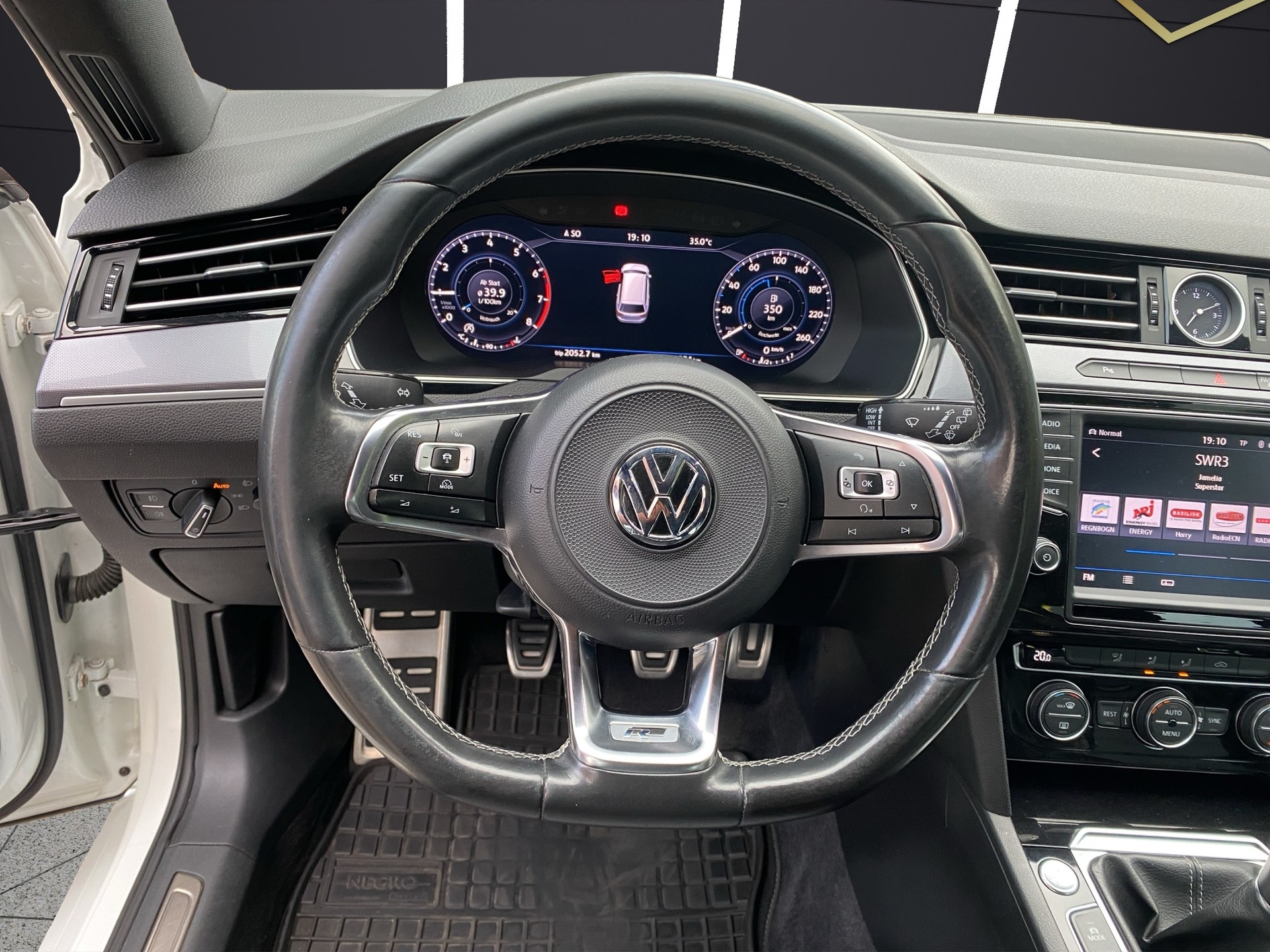 VW Passat Variant 1.4 TSI ACT BMT R-Line-image-11