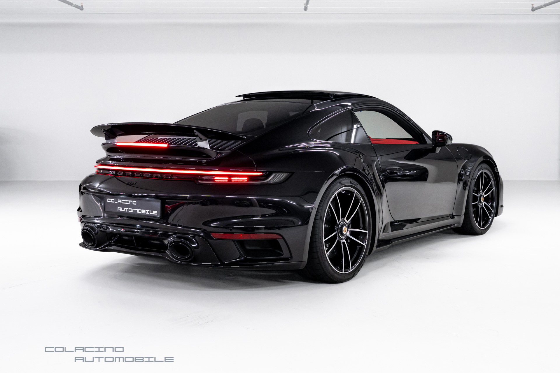 PORSCHE 911 Turbo S PDK-showroom-element-1