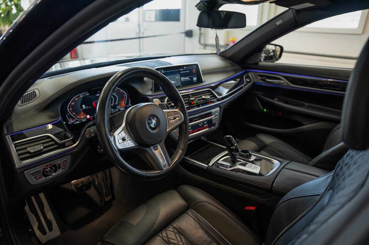 BMW 740d xDrive Steptronic M Sportpaket-image-12