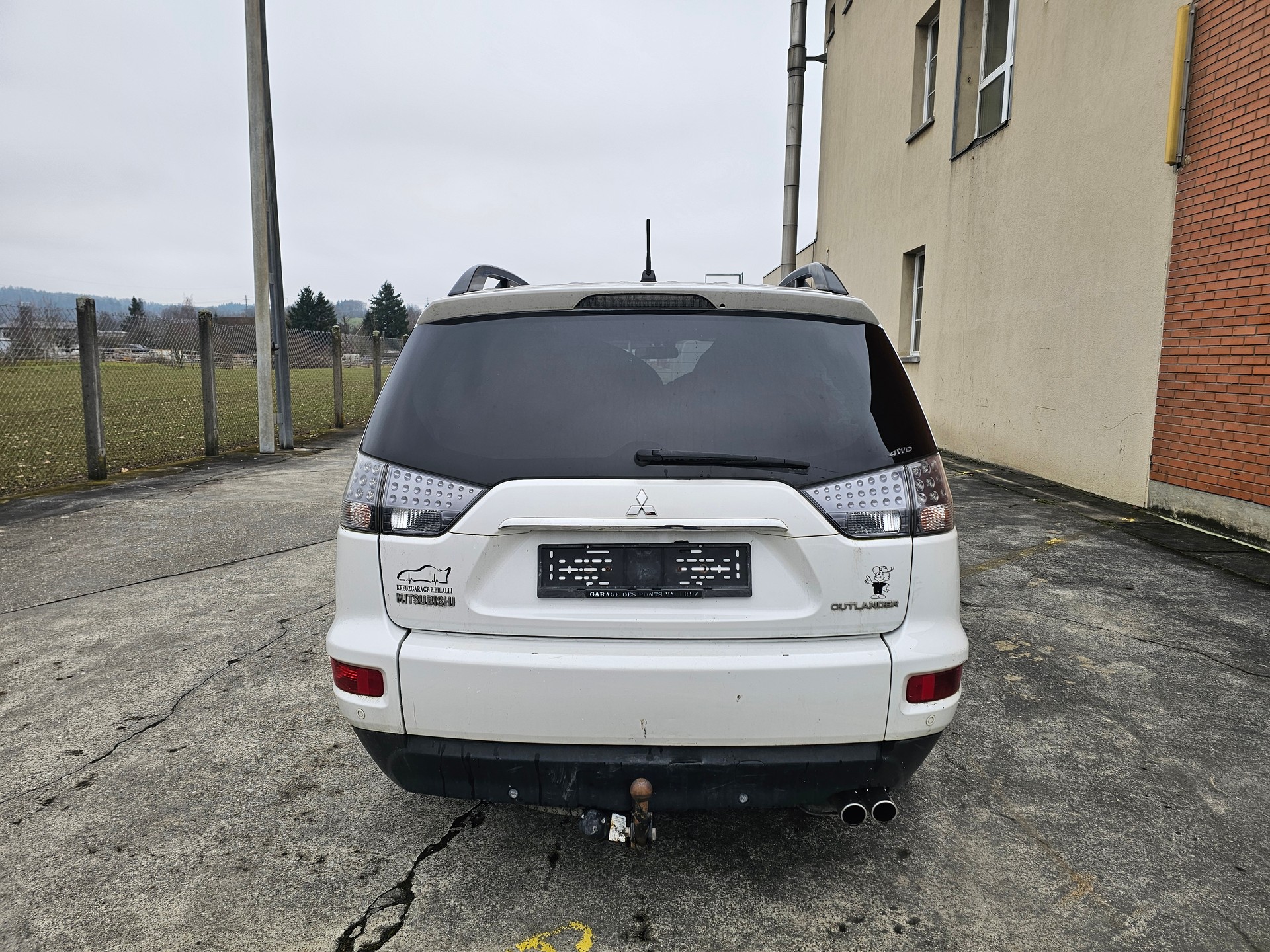 MITSUBISHI Outlander 2.2 DID Intense 4WD TC-SST-image-3