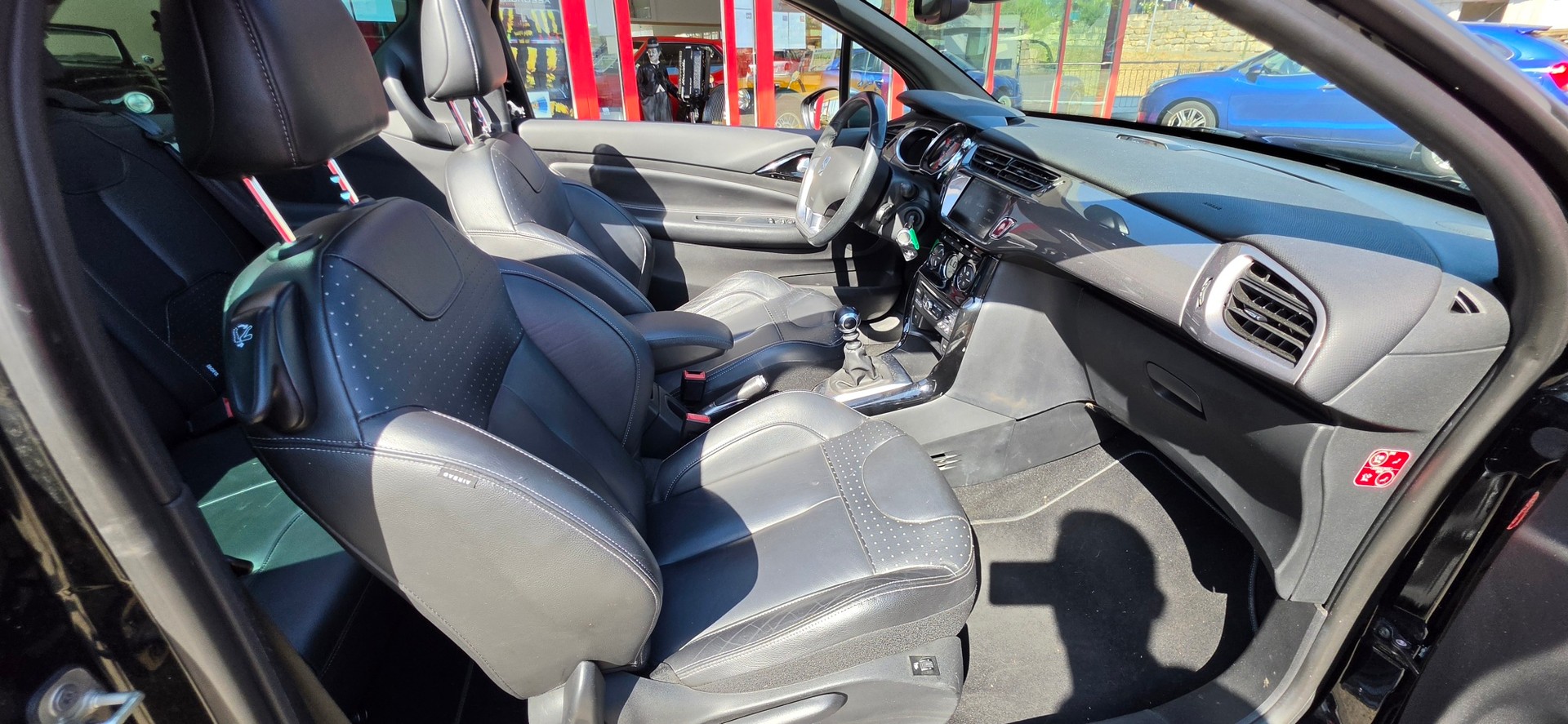 DS AUTOMOBILES DS3 Cabrio 1.6 THP Sport Chic-image-27