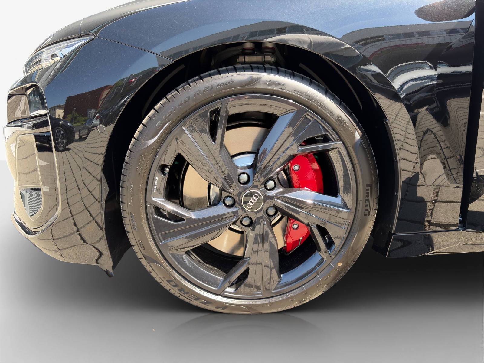 AUDI S6 Avant e-tron quattro-image-15