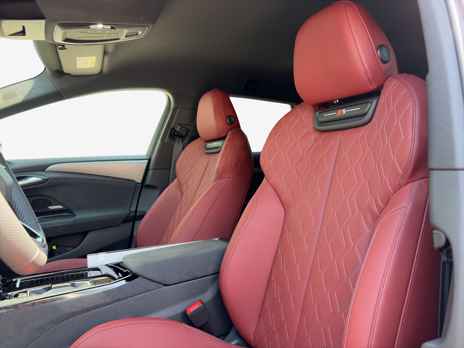 AUDI S6 Avant e-tron quattro-image-14