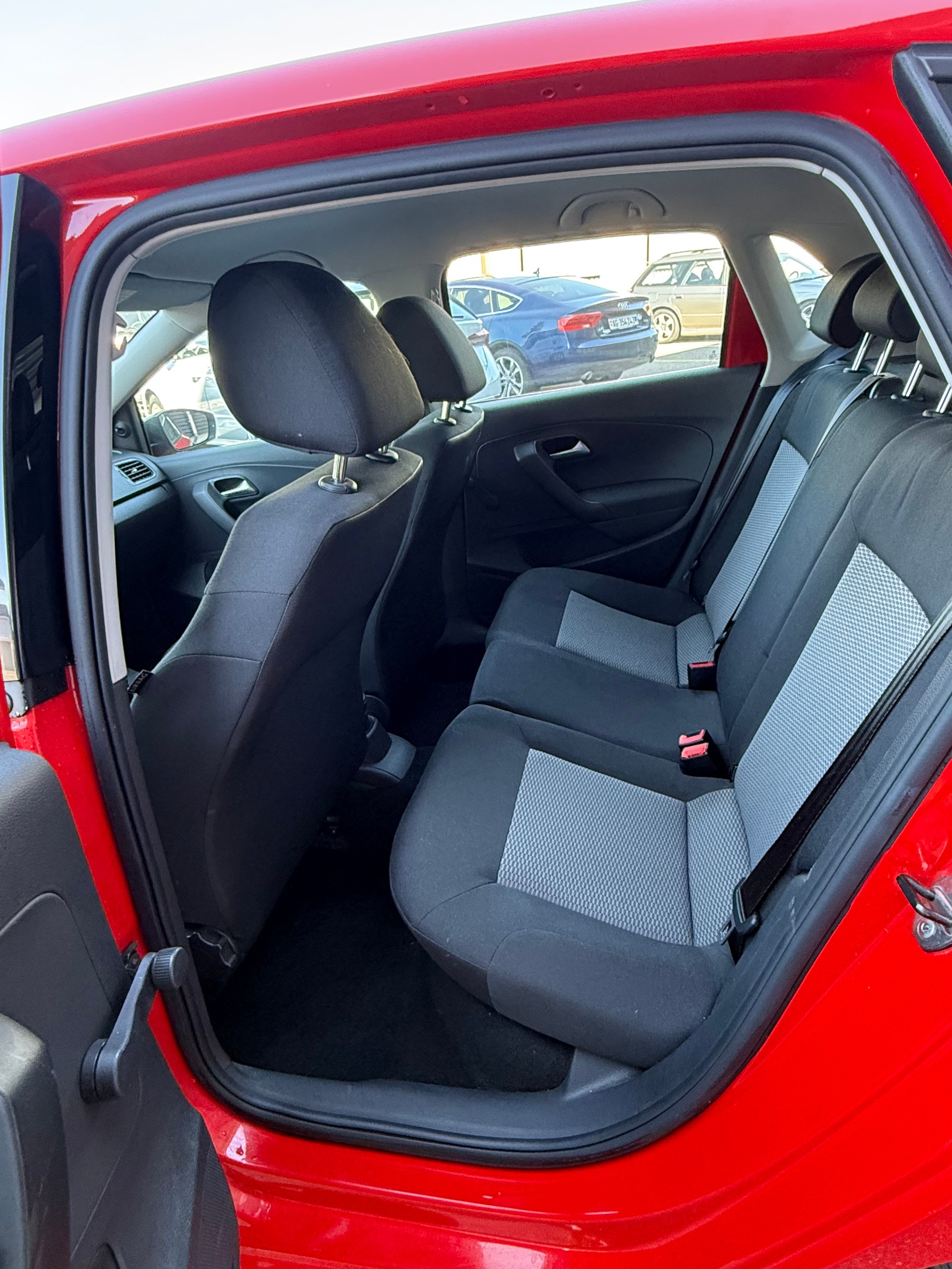 VW POLO-image-4
