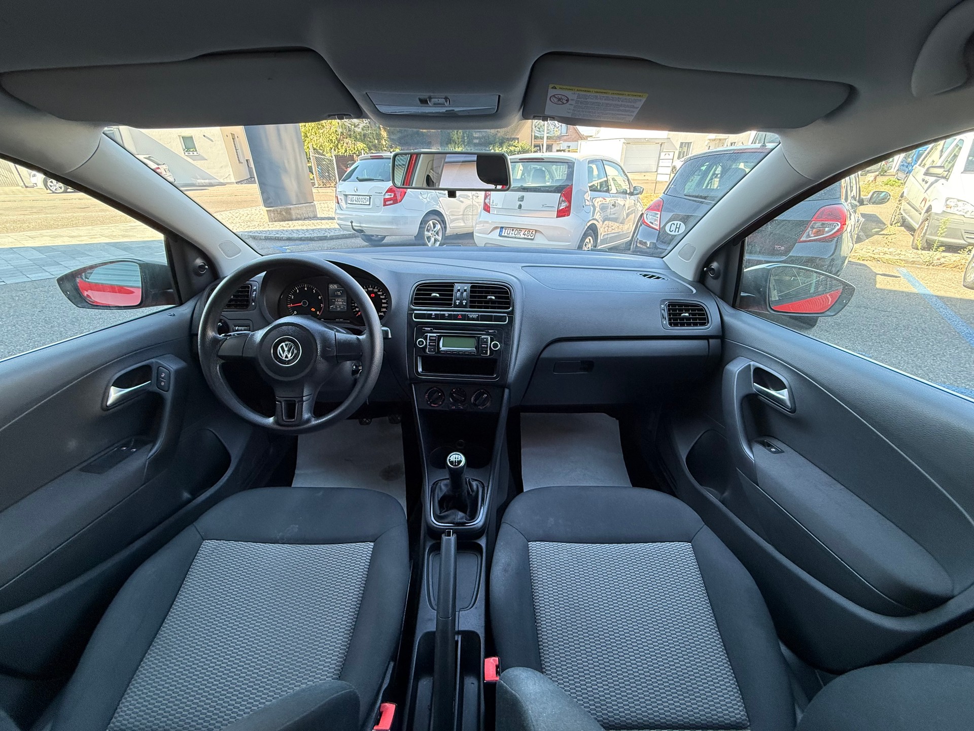 VW POLO-image-5