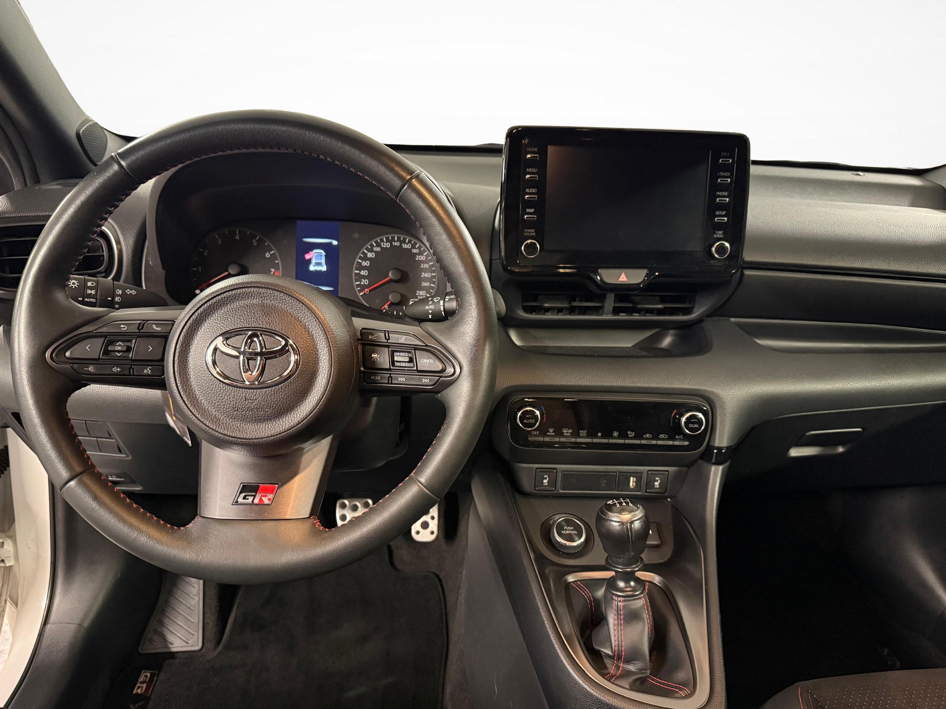 TOYOTA GR Yaris 1.6 Turbo Sport 4x4-image-10