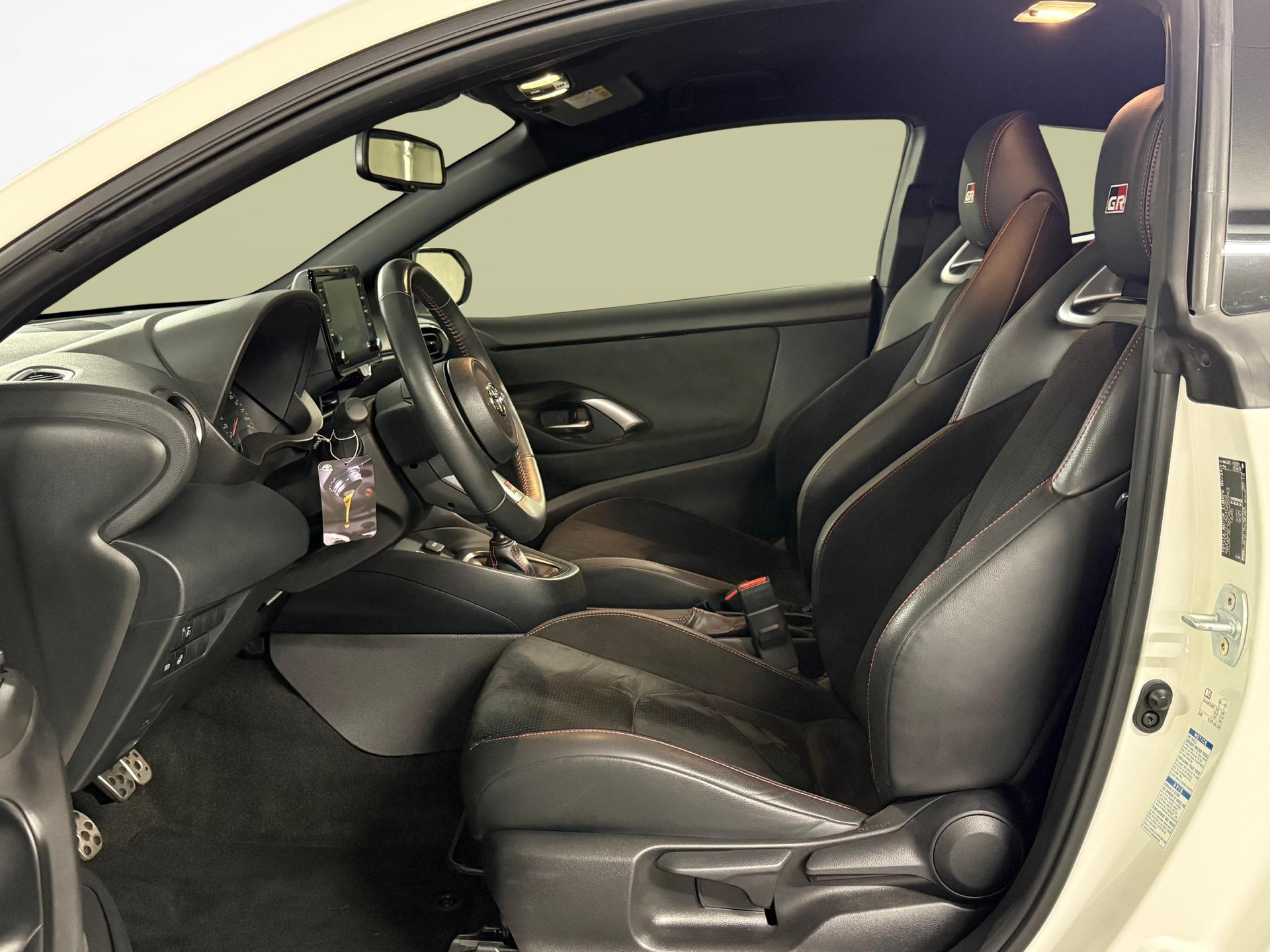 TOYOTA GR Yaris 1.6 Turbo Sport 4x4-image-8