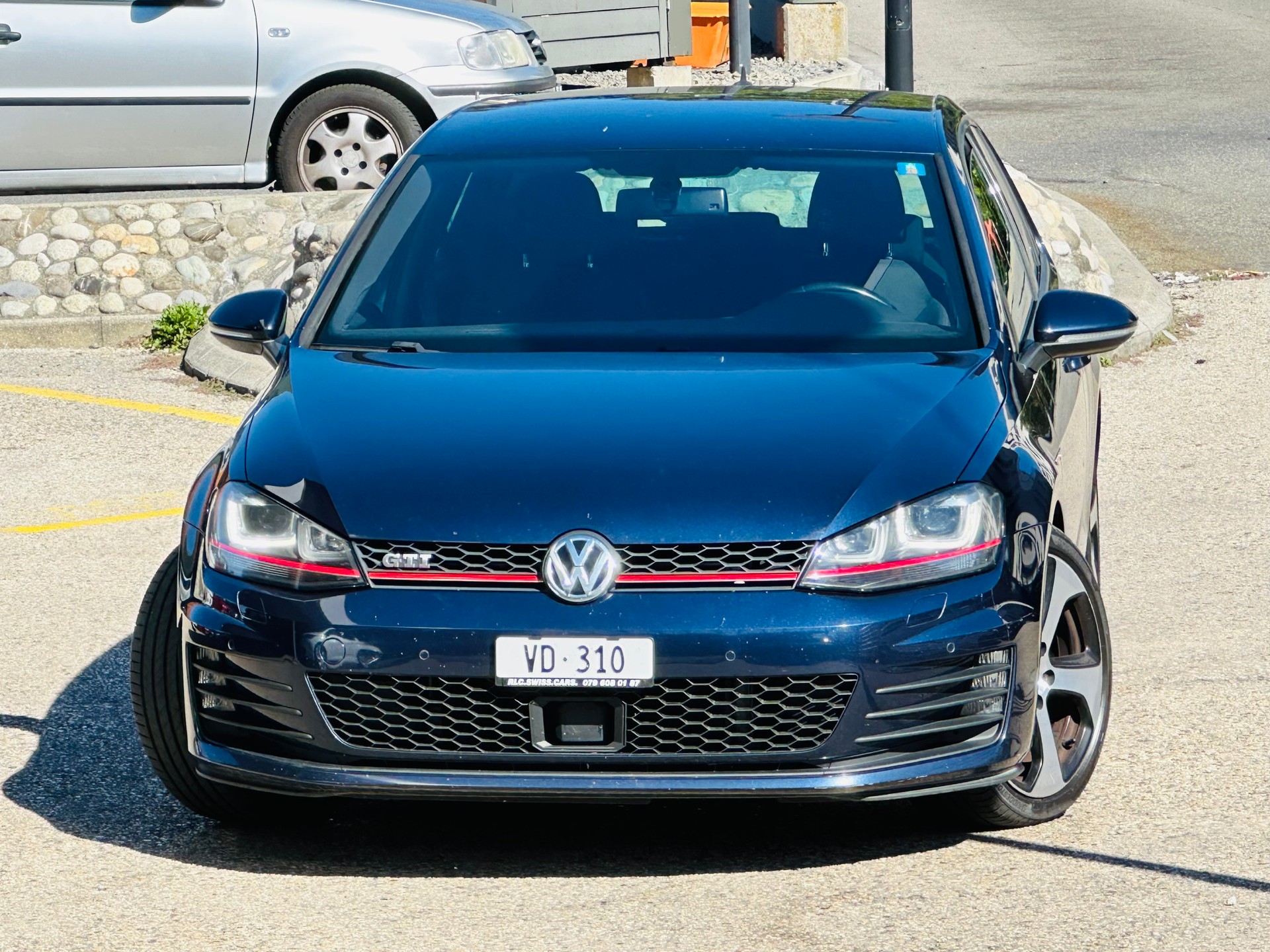 VW Golf 2.0 TSI GTI-showroom-element-1
