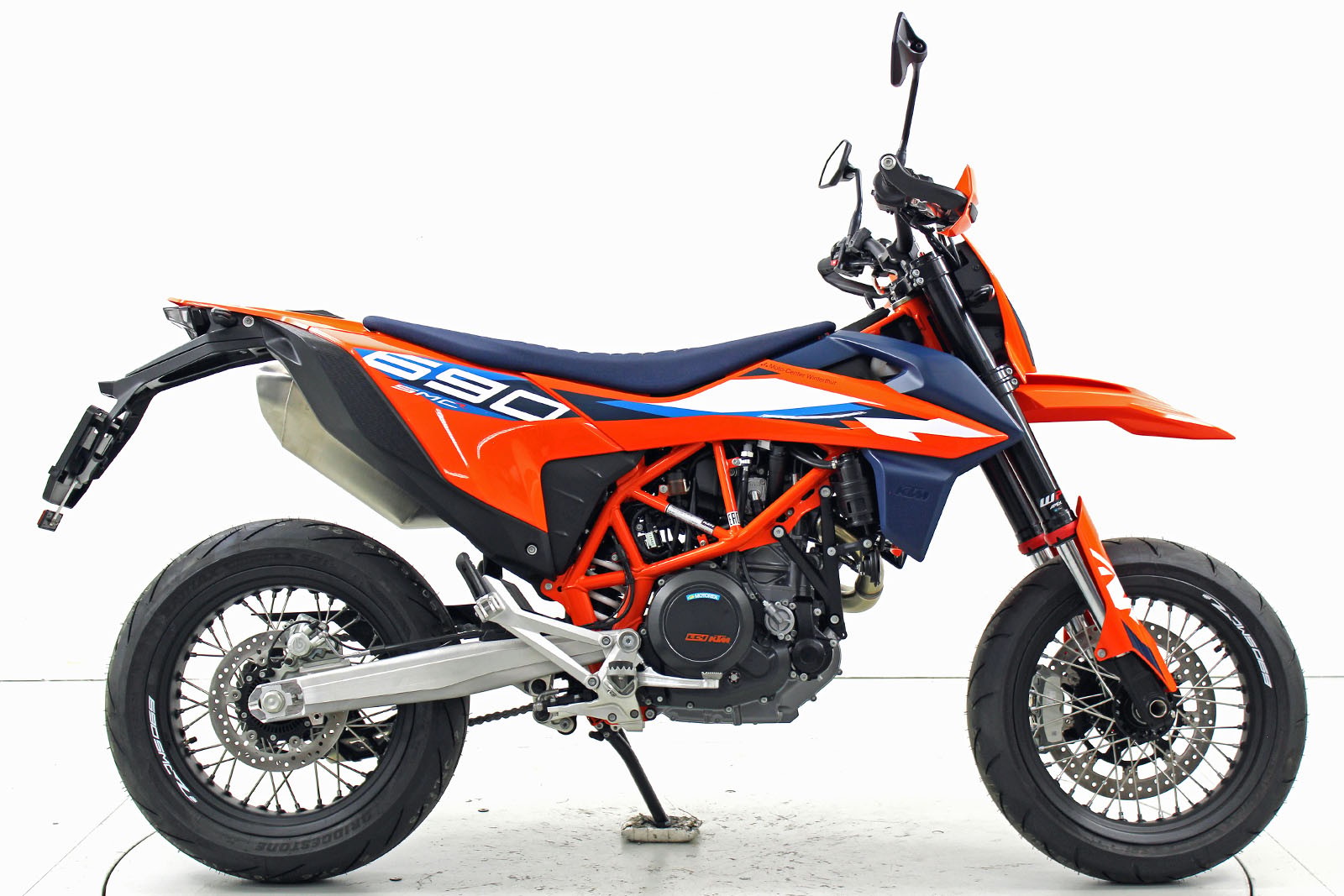 KTM 690 SMC R ABS-image-3