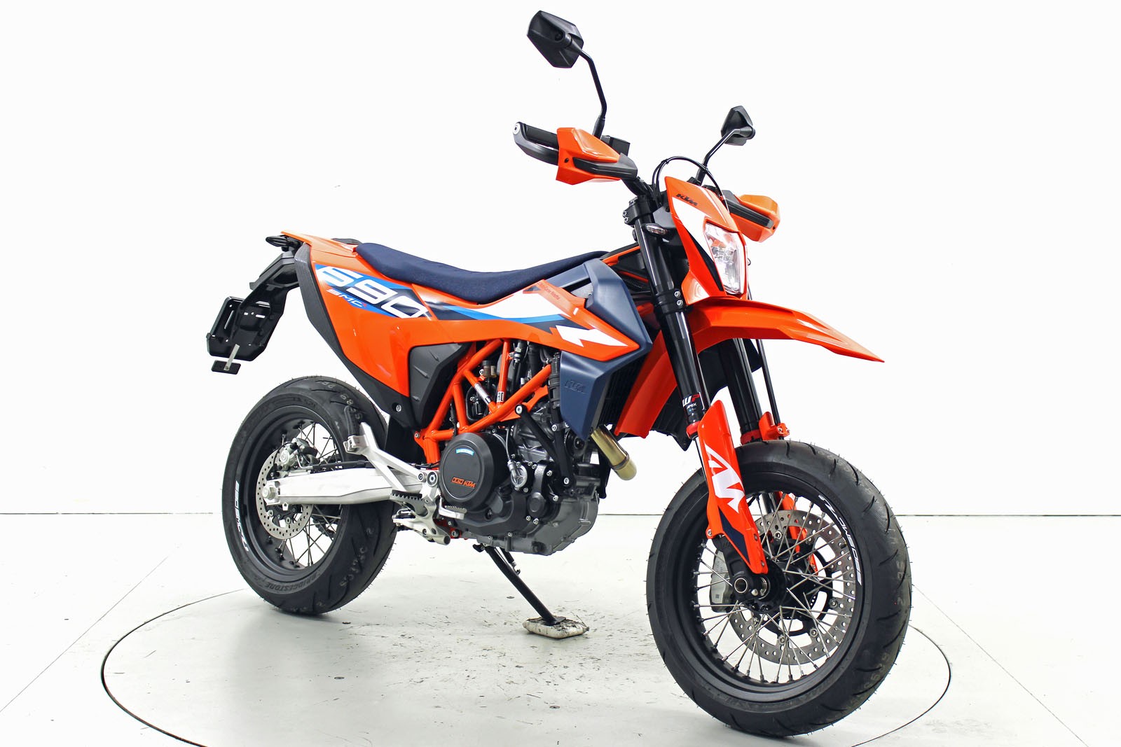 KTM 690 SMC R ABS-image-1