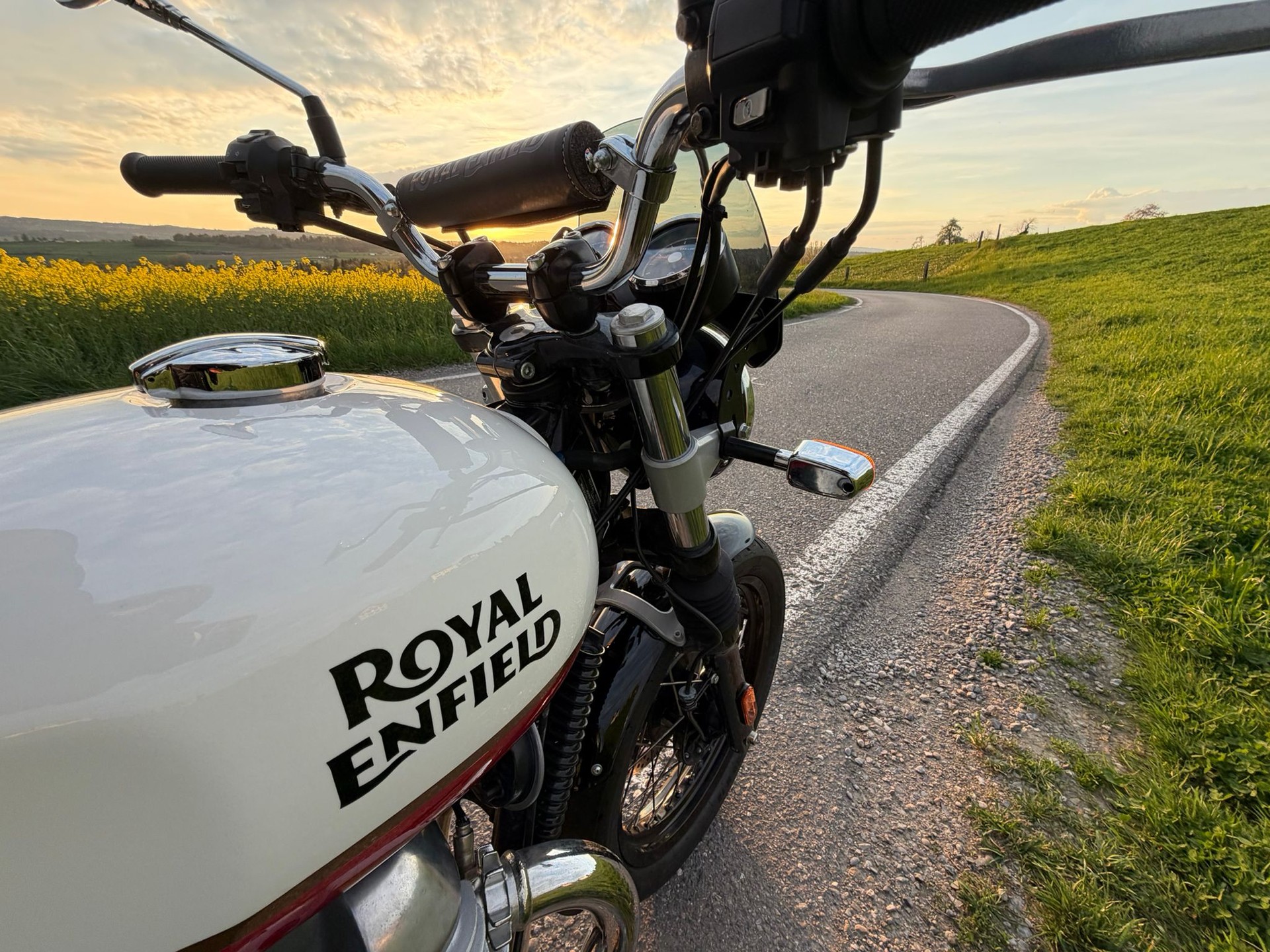 ROYAL ENFIELD Interceptor 650 Standard-image-3