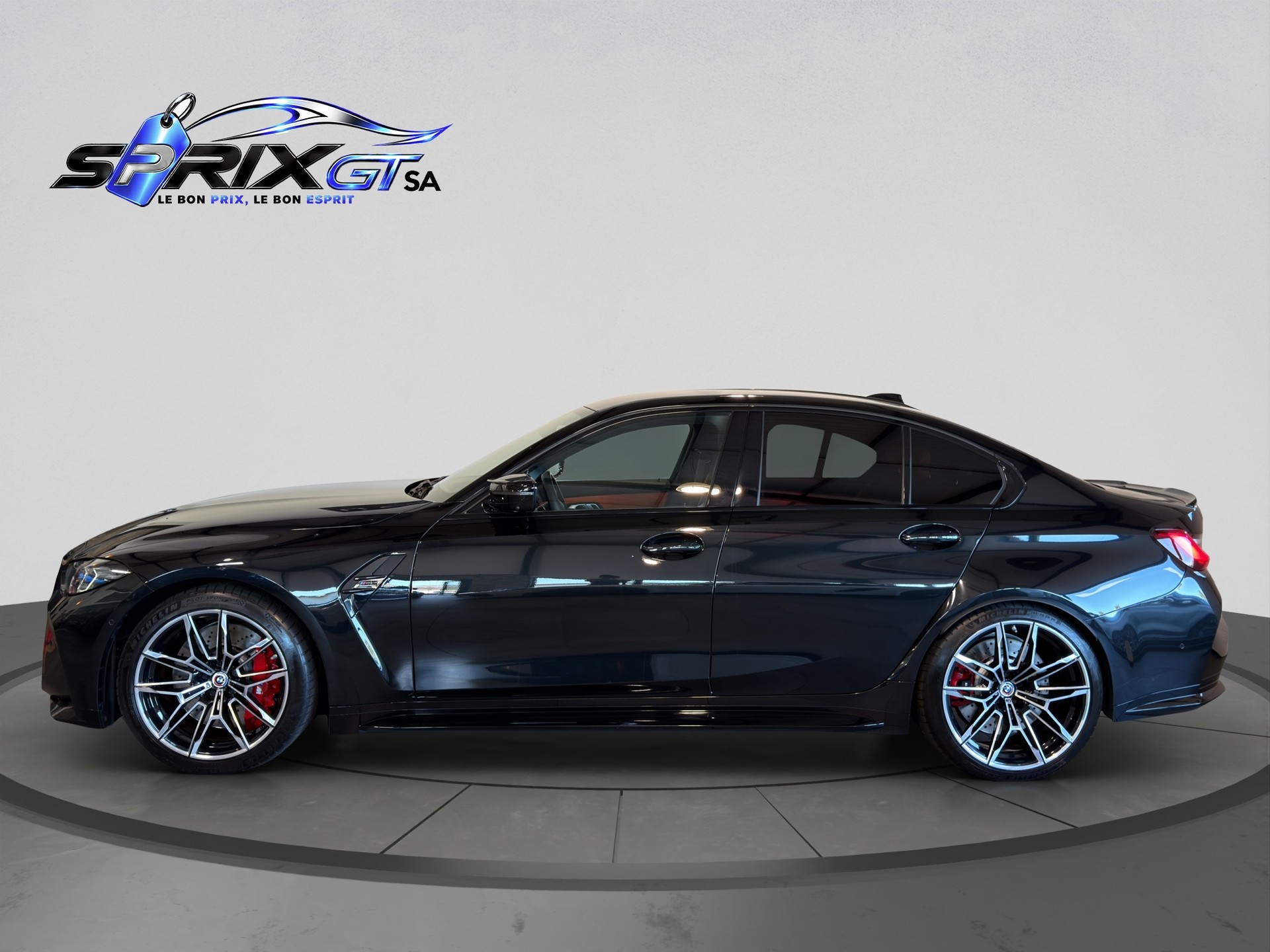 BMW M3 Competition-showroom-element-2
